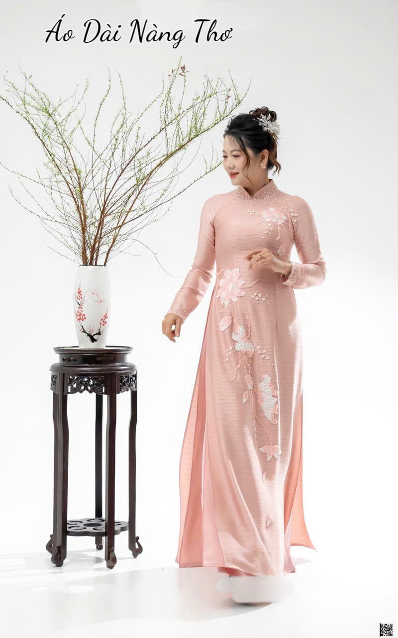 Áo Dài Bà Sui Lụa Hồng Kết Hợp Thêu Và Đính Họa Tiết Sang Trọng