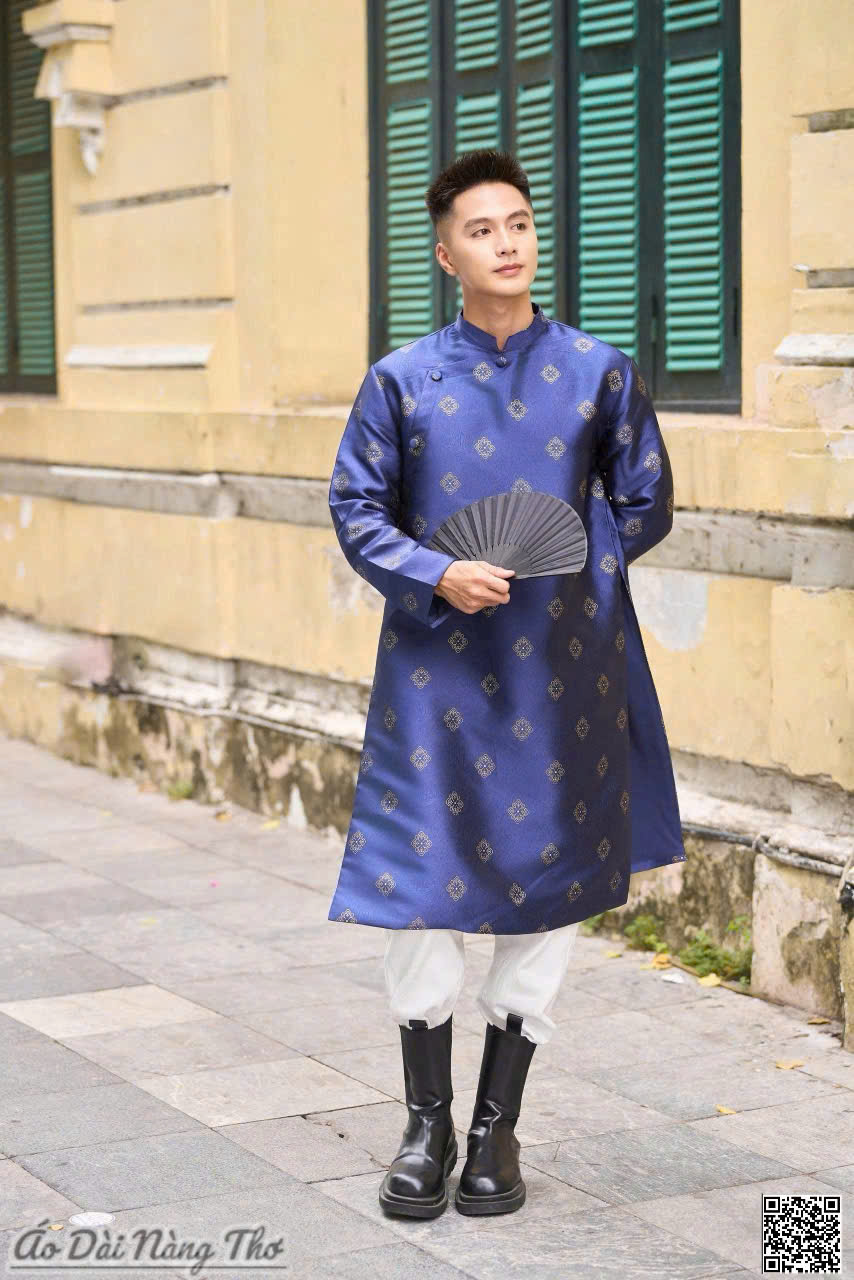 Áo Dài Nam Gấm Xanh Đen Họa Tiết Nhí Thanh Lịch