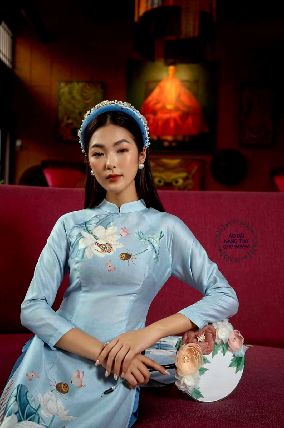Áo Dài Cách Tân Lửng Lụa Xanh Hoạ Tiết Sen