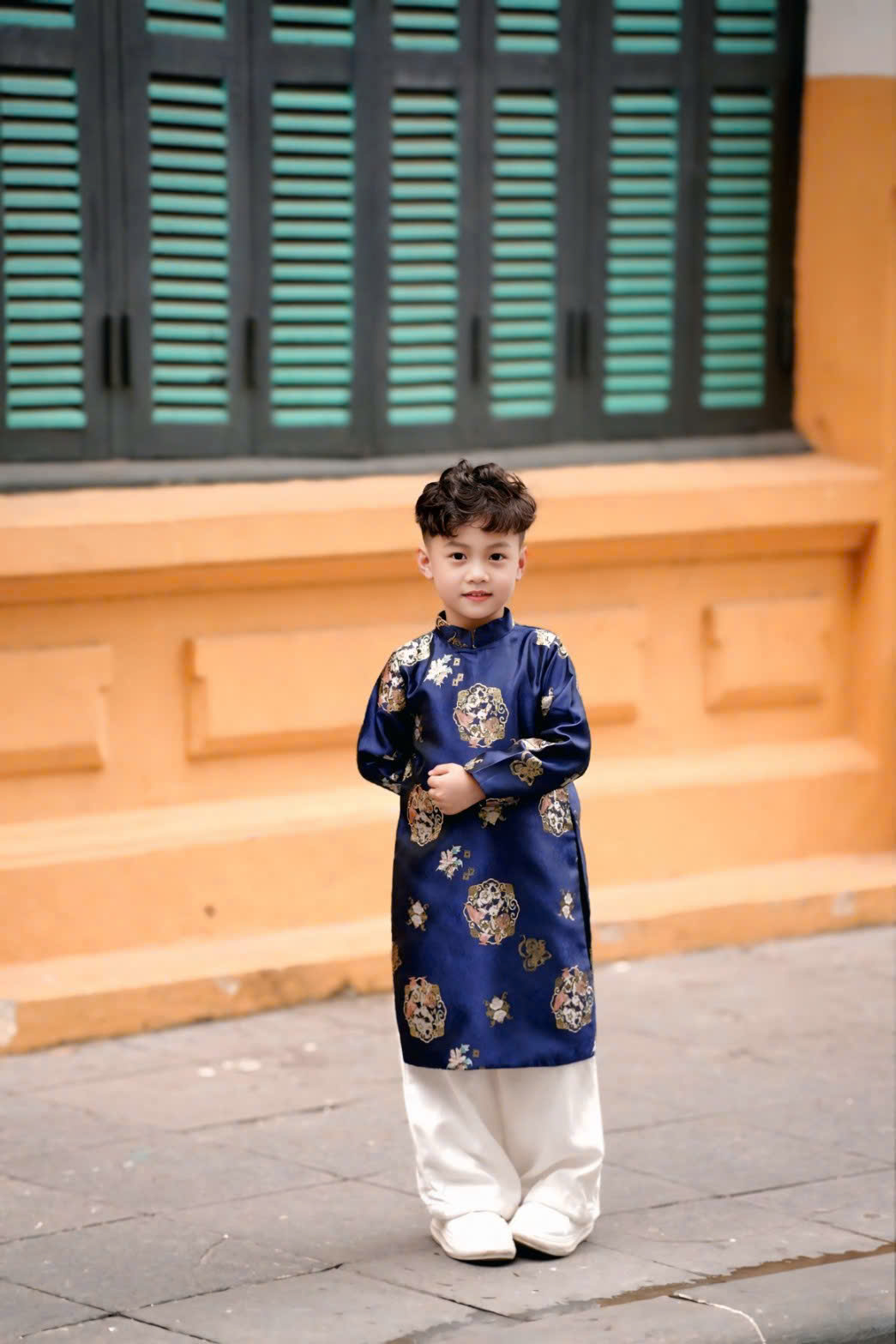 Áo Dài Bé Trai Gấm Xanh Họa Tiết Xinh Xắn