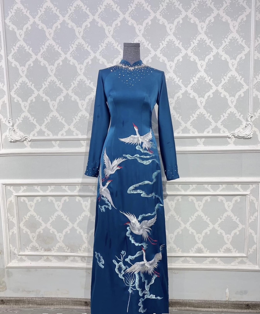 Áo Dài Bà Sui Lụa Cao Cấp Họa Tiết Đàn Hạc Thêu Sang Trọng