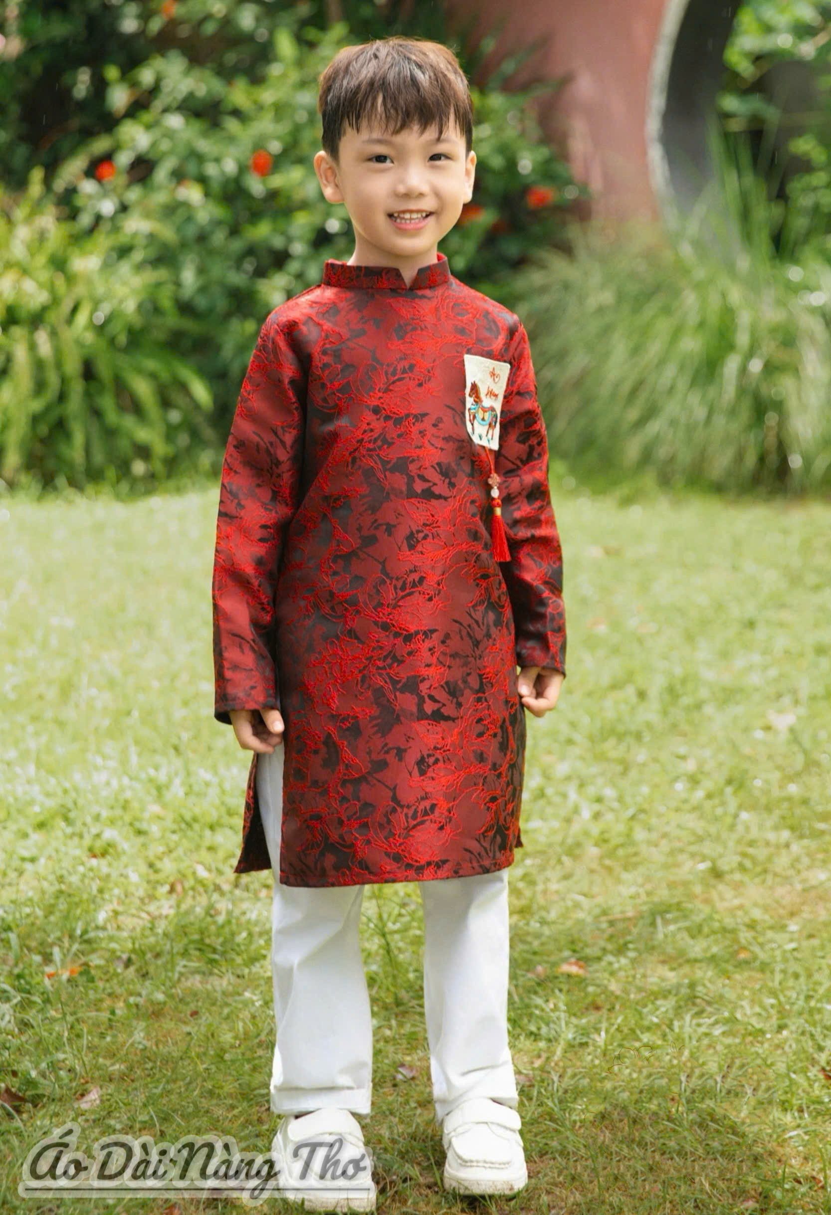 Áo Dài Bé Trai Gấm Đỏ Vân Nổi