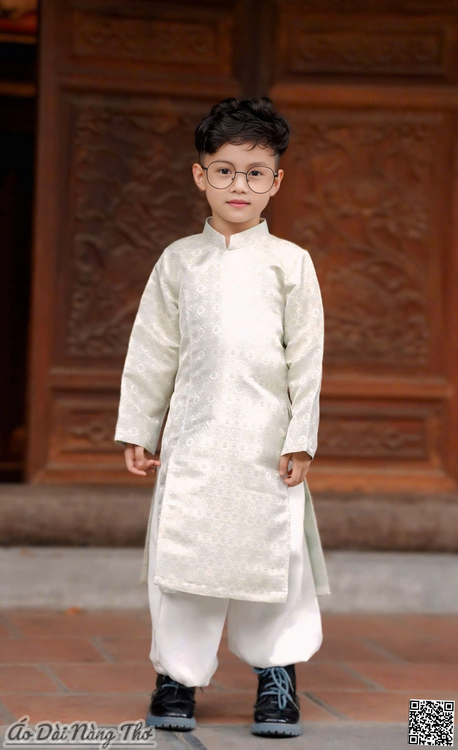 Áo Dài Bé Trai Gấm Bạc Sang Trọng