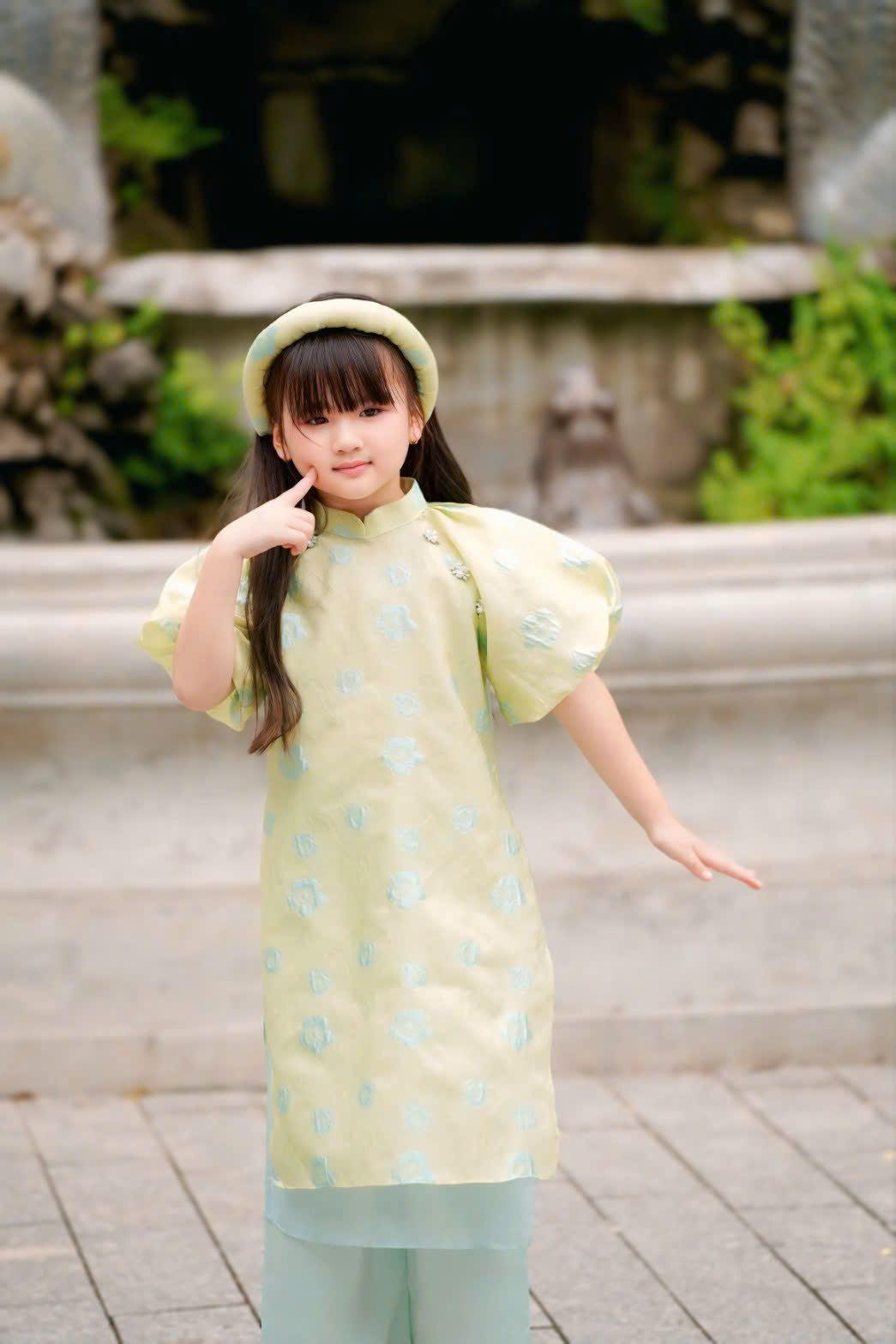 Áo Dài Bé Gái Gấm Xốp Tay Phồng