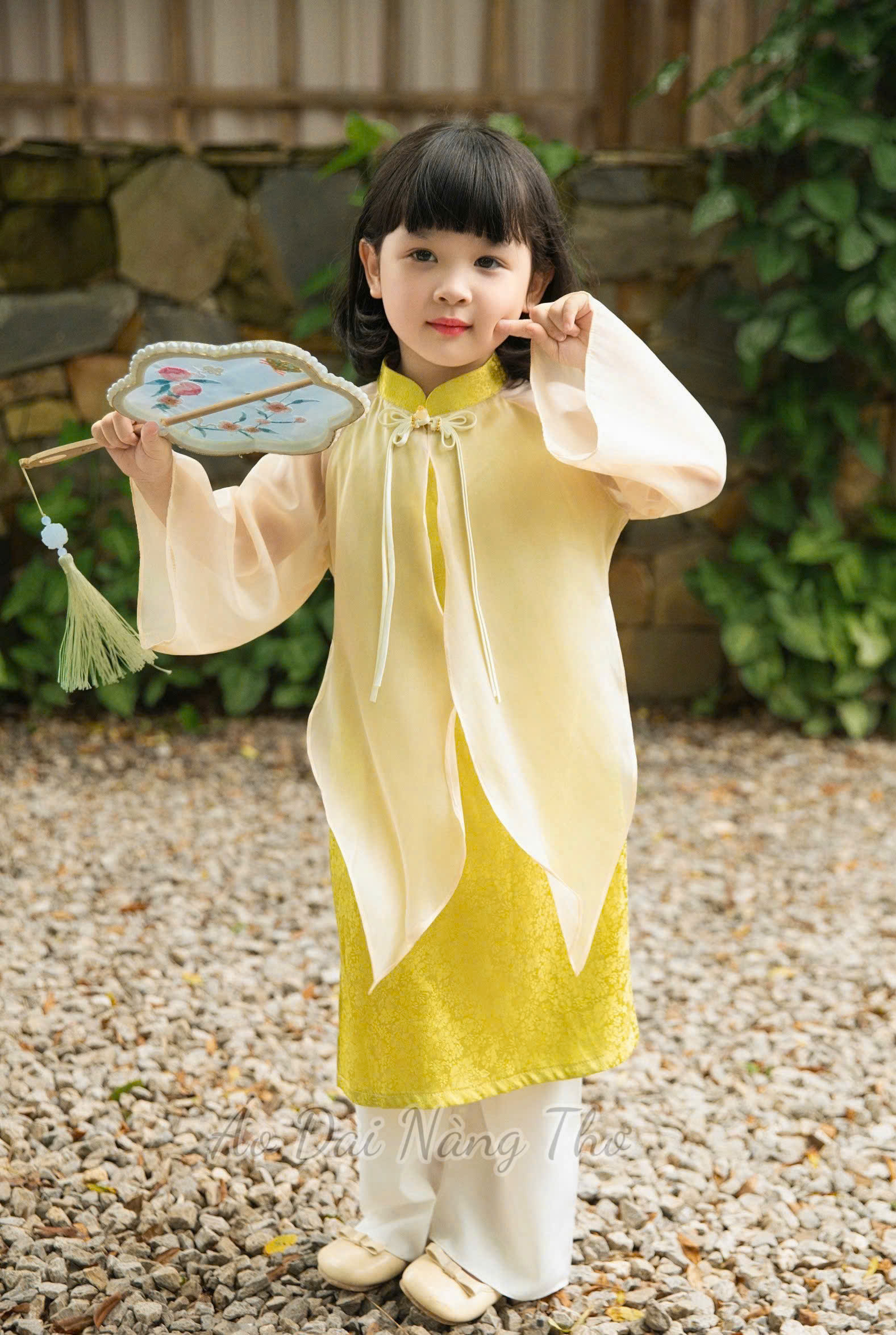 Áo Dài Bé Gái Lụa Xẻ Tà Tân Thời