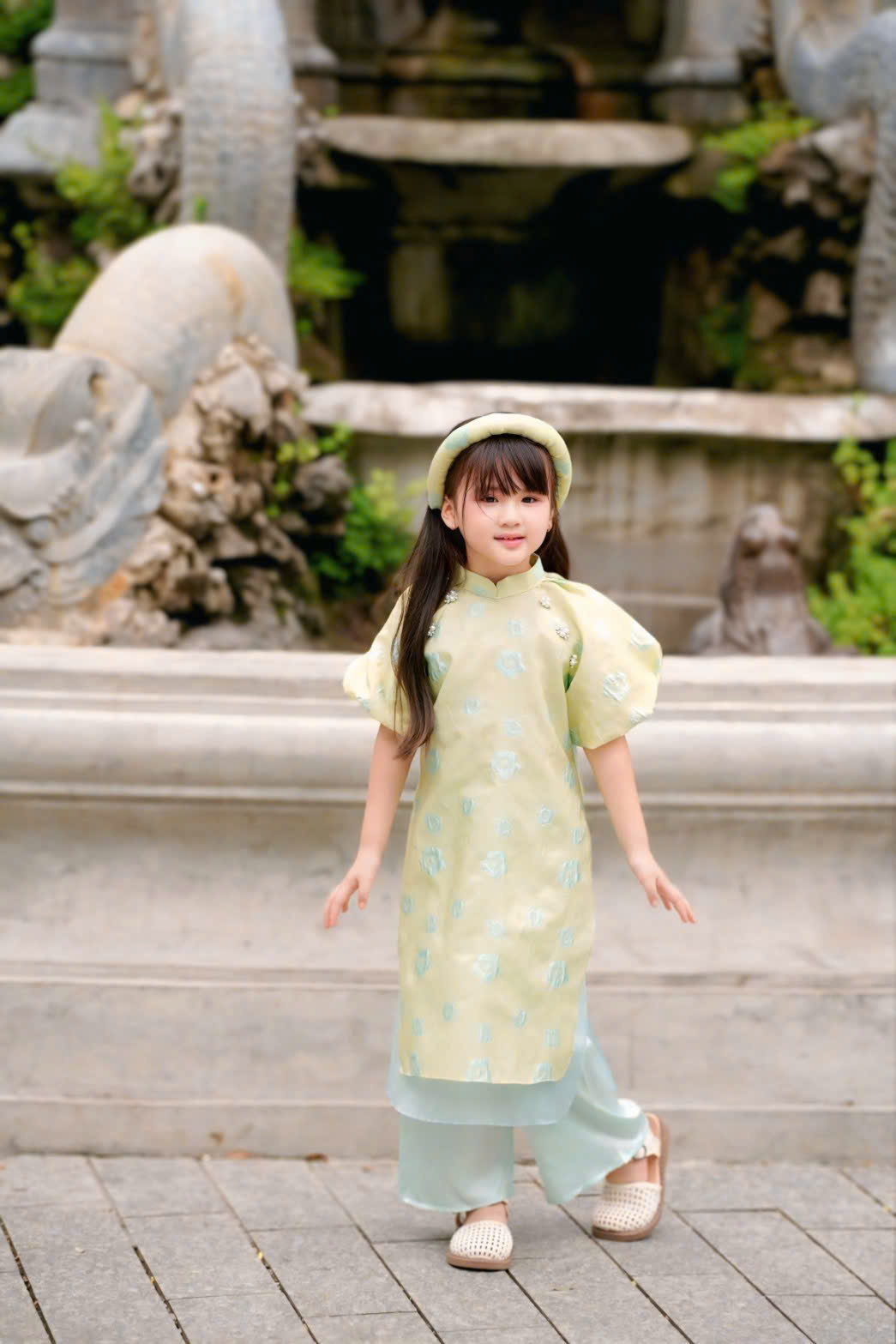 Áo Dài Bé Gái Gấm Xốp Tay Phồng