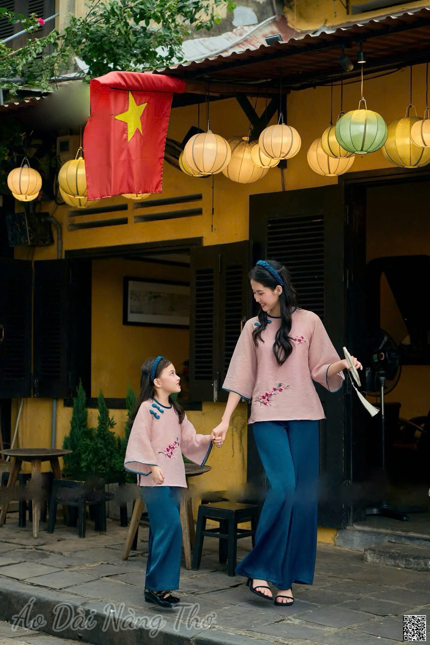 Pháp Phục Lụa Hồng Xanh Thêu hoa Phối Nút Tàu (Không kèm áo bé)