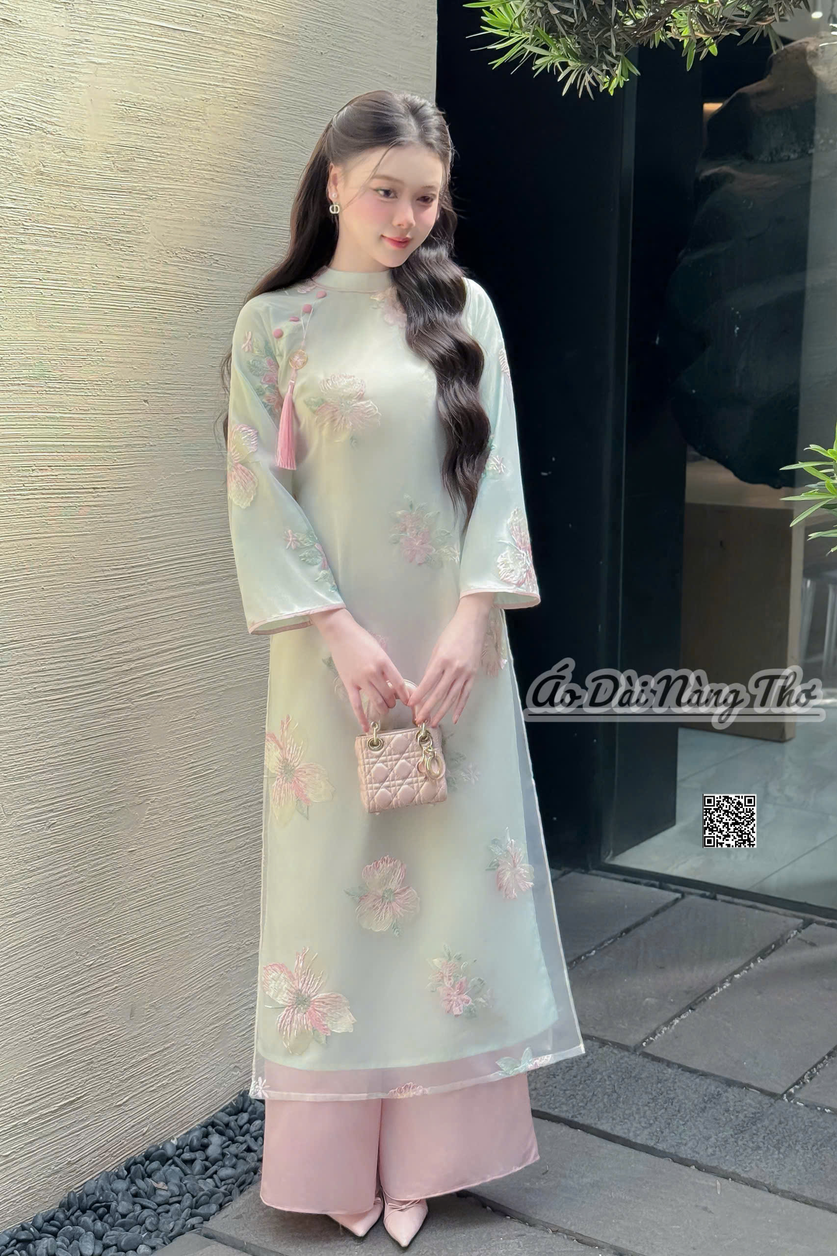 Áo Dài Cách Tân Voan Họa Tiết Hoa Sen Cổ Tròn