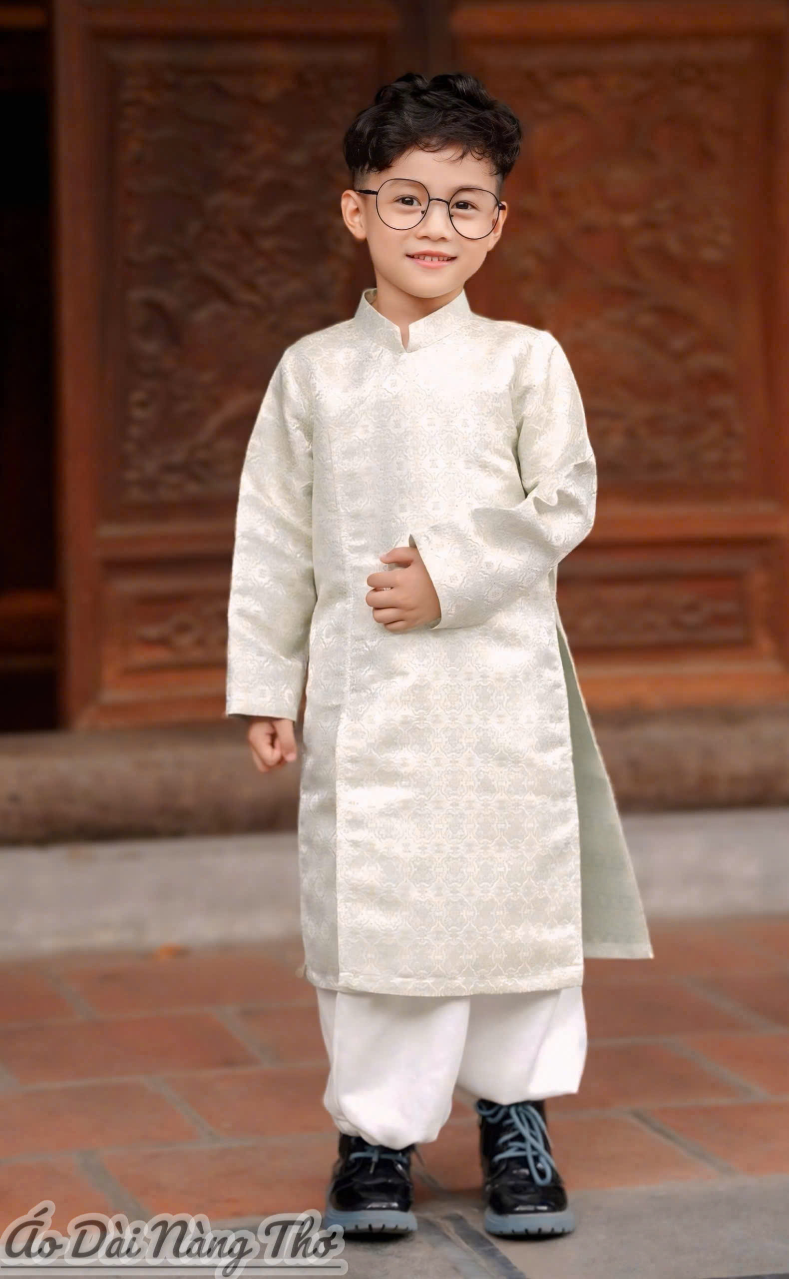 Áo Dài Bé Trai Gấm Bạc Sang Trọng