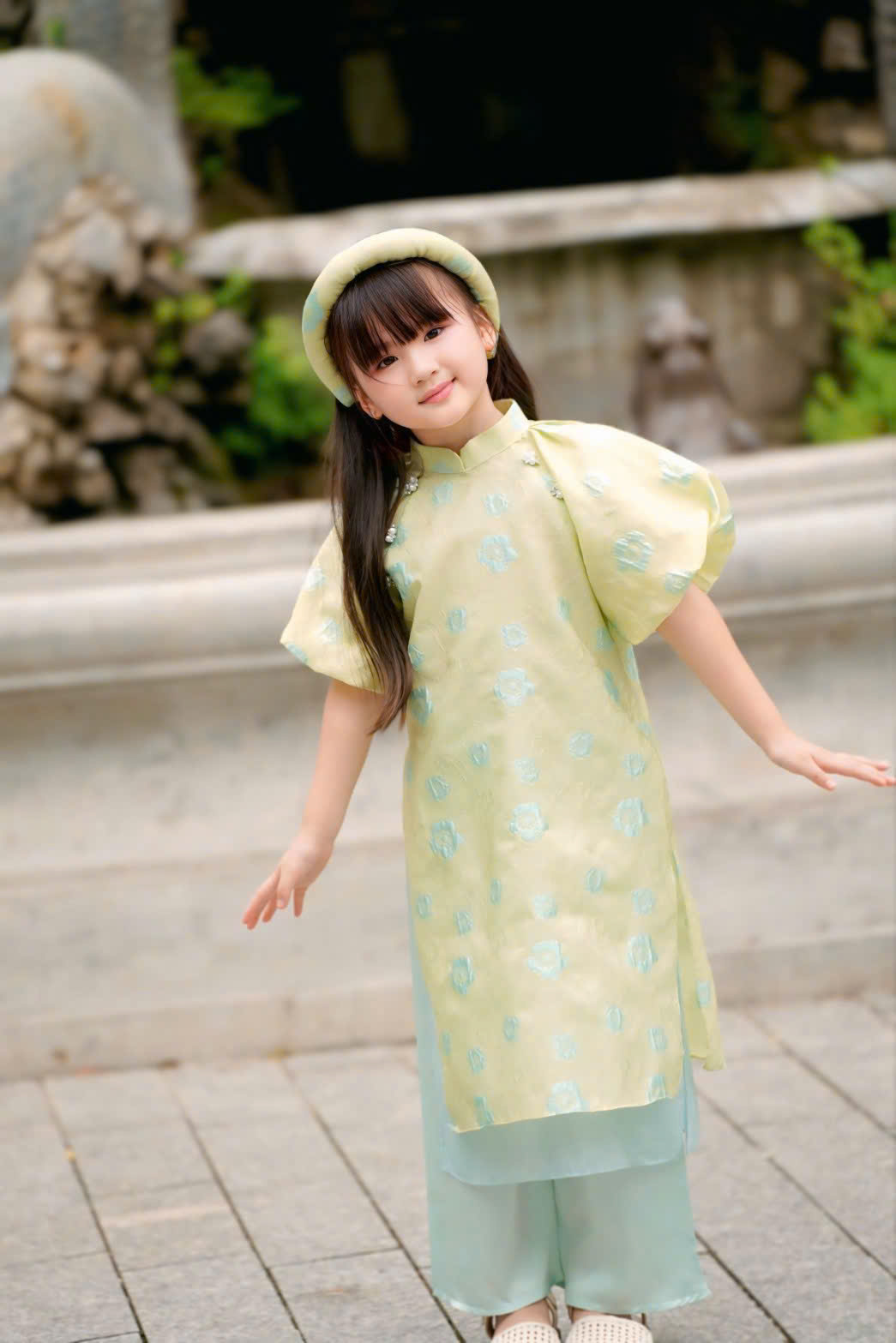 Áo Dài Bé Gái Gấm Xốp Tay Phồng