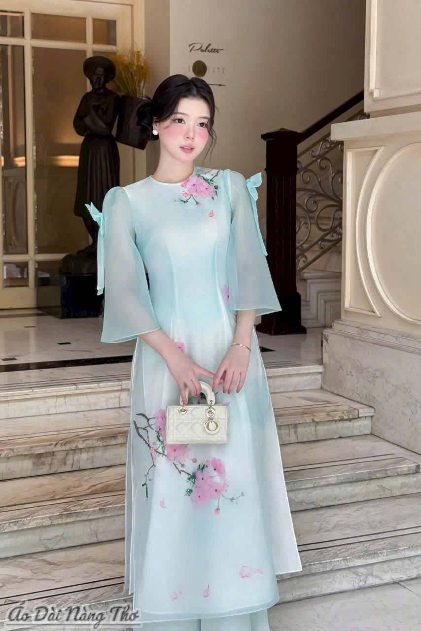 Áo Dài Cách Tân Voan Xanh Tay Lỡ Đáng Yêu