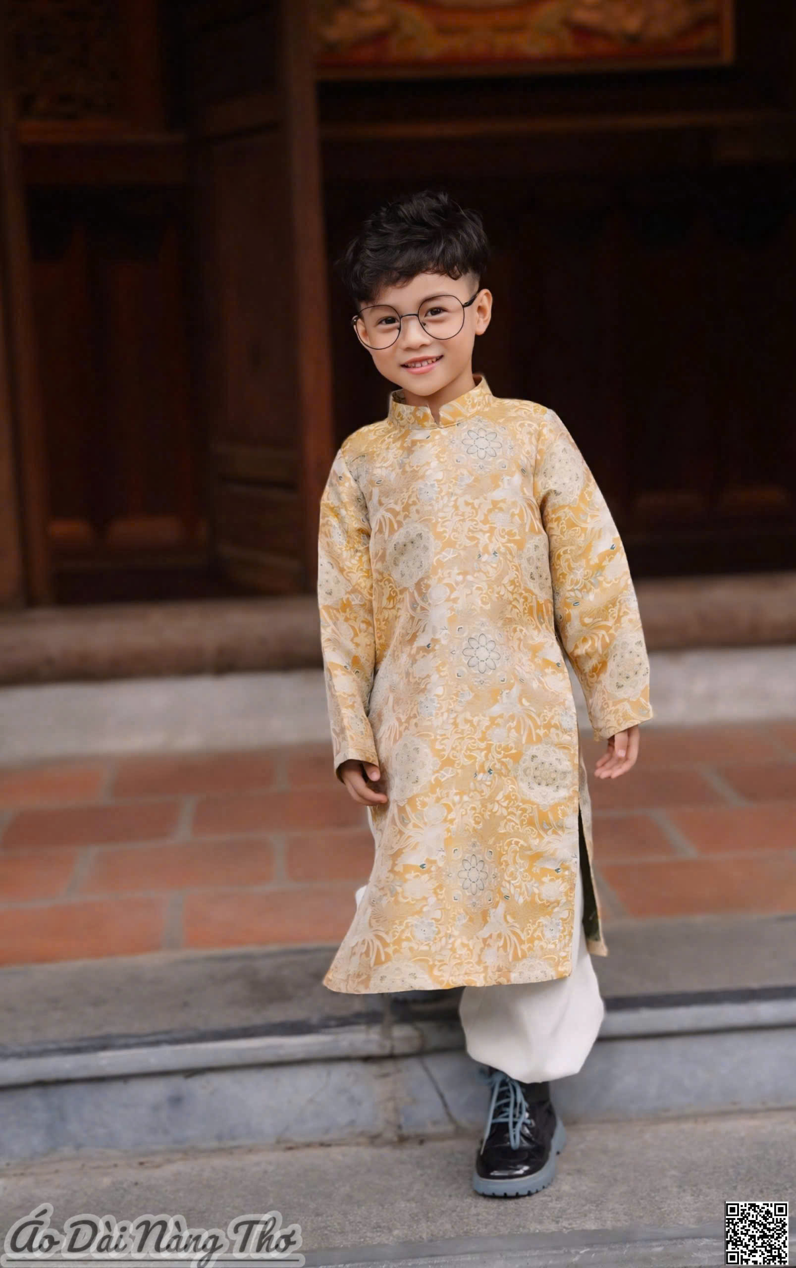 Áo Dài Bé Trai Gấm Vàng Họa Tiết Thổ Cẩm Sang Trọng