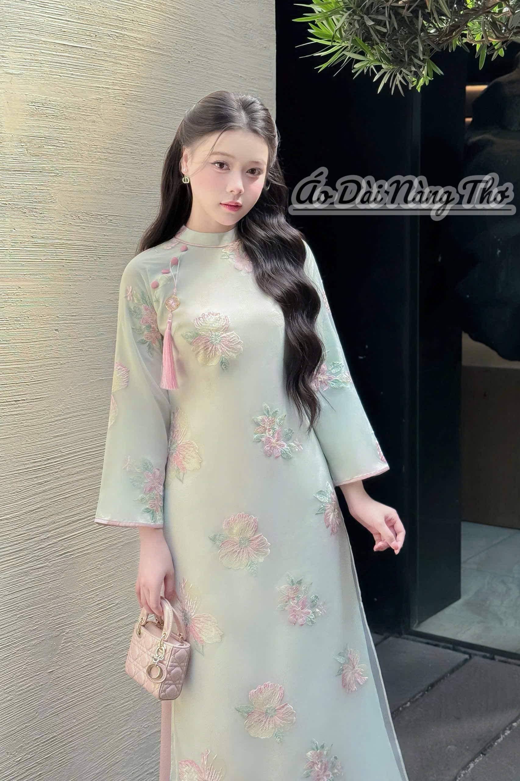 Áo Dài Cách Tân Voan Họa Tiết Hoa Sen Cổ Tròn