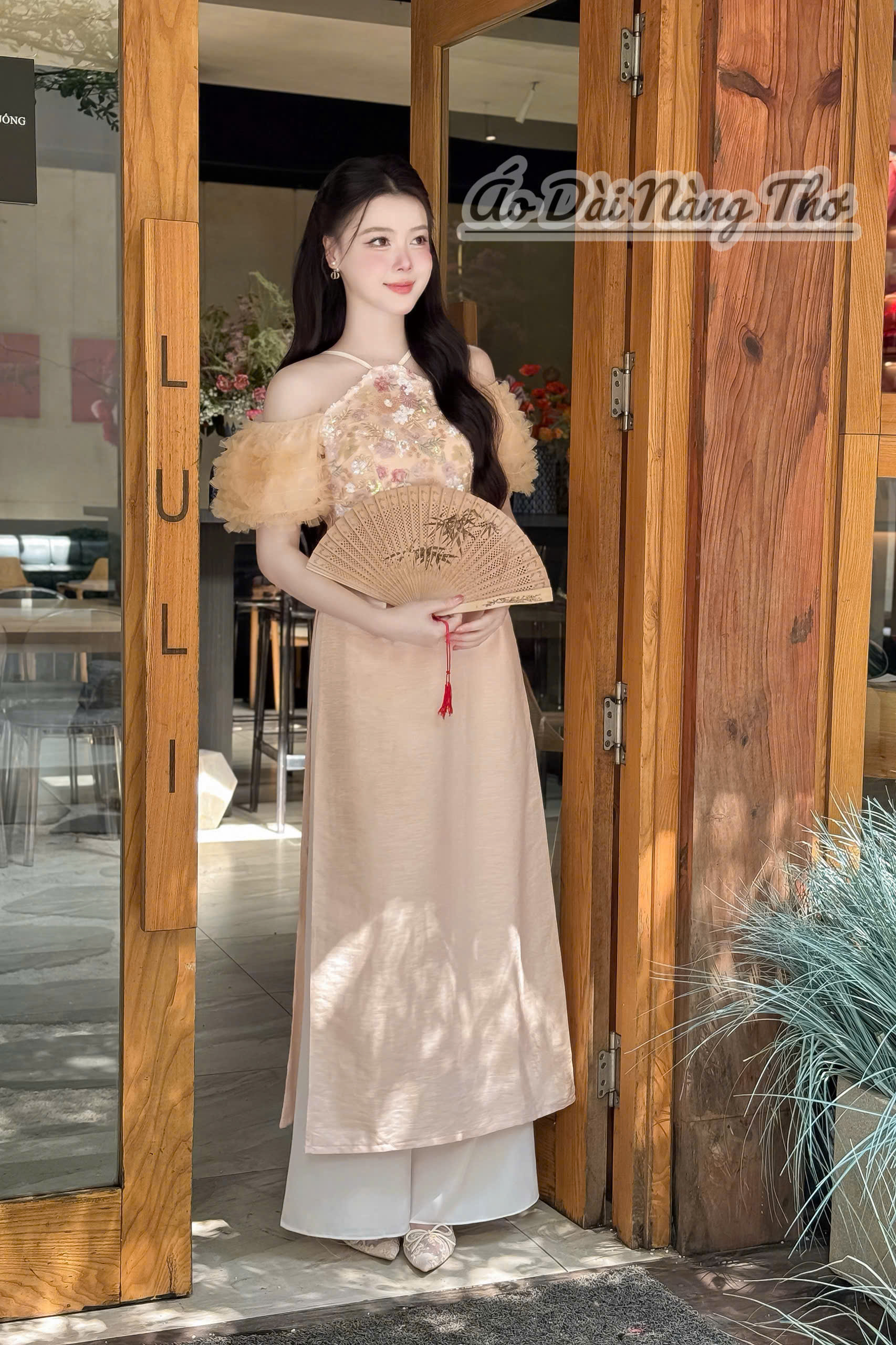 Áo Dài Cách Tân Màu Da Cổ Yếm Phối Tay Phồng