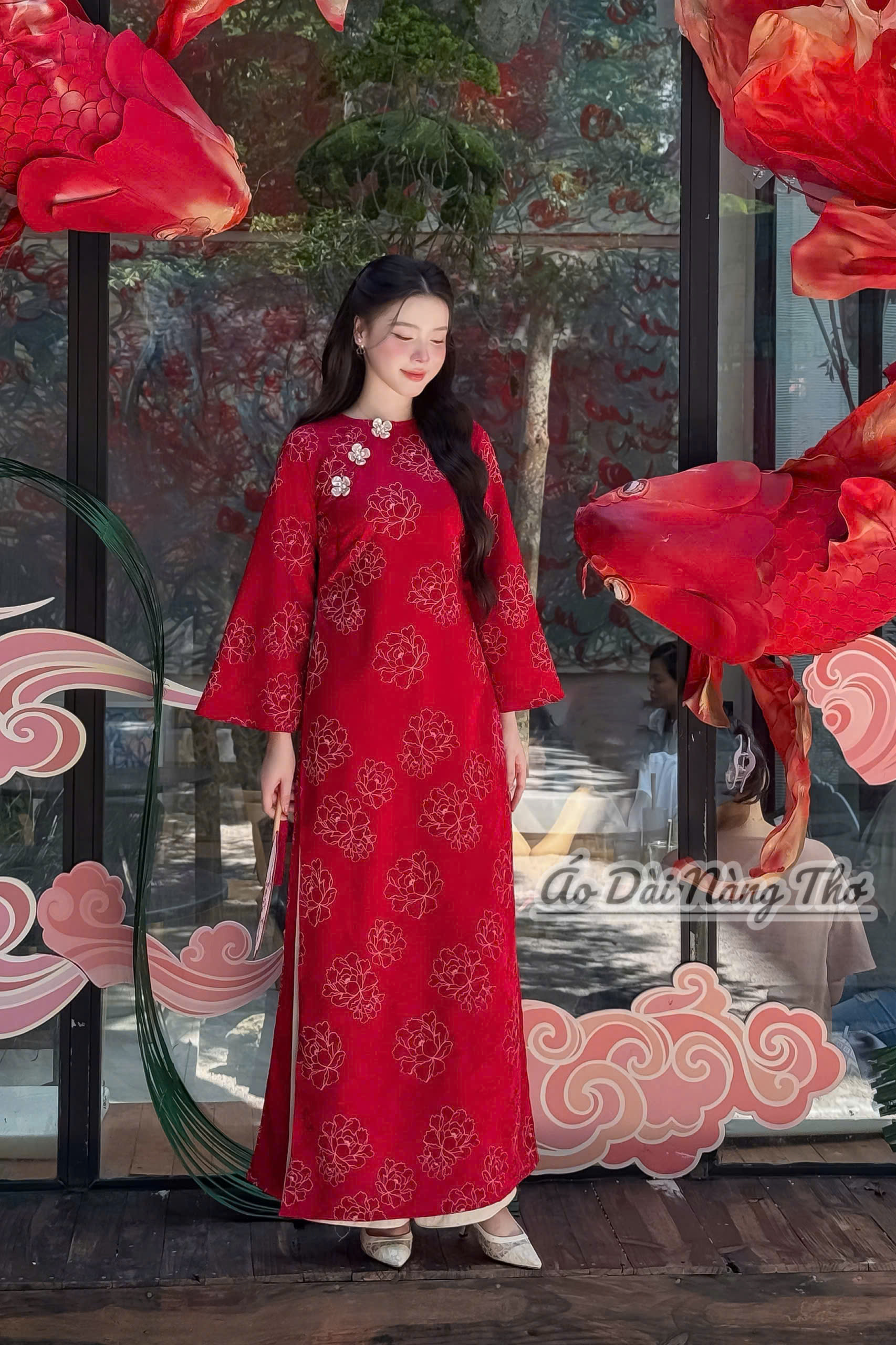 Áo Dài Cách Tân Lụa Đỏ Đính Hoa Xinh Xắn