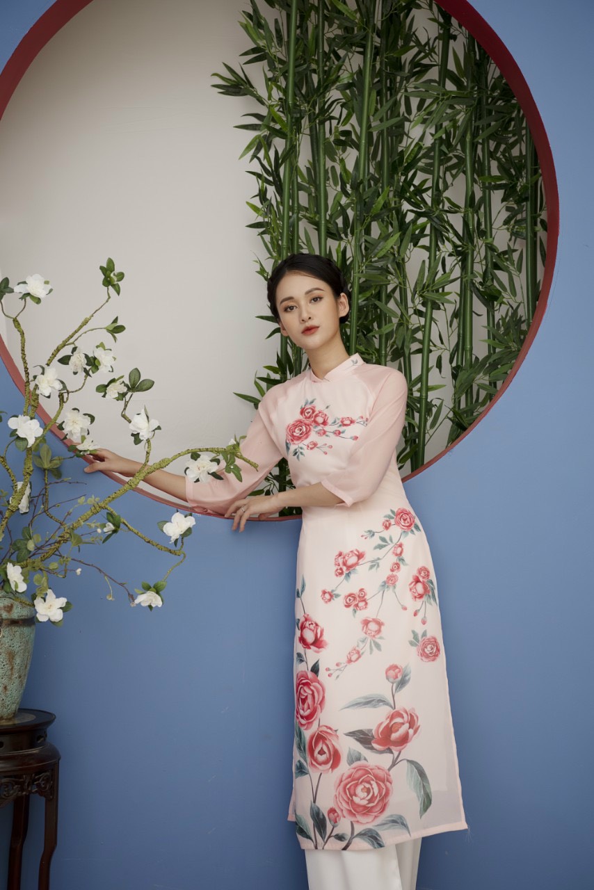 Áo Dài Cách Tân Lửng Voan Tơ 4 Tà Màu Hồng Họa Tiết Hoa Cỏ Mùa Xuân