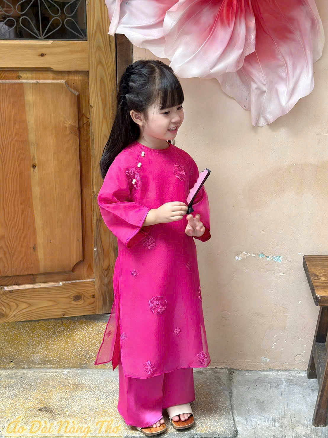 Áo Dài Bé Gái Voan Hồng Sen Họa Tiết Thêu Xinh Yêu