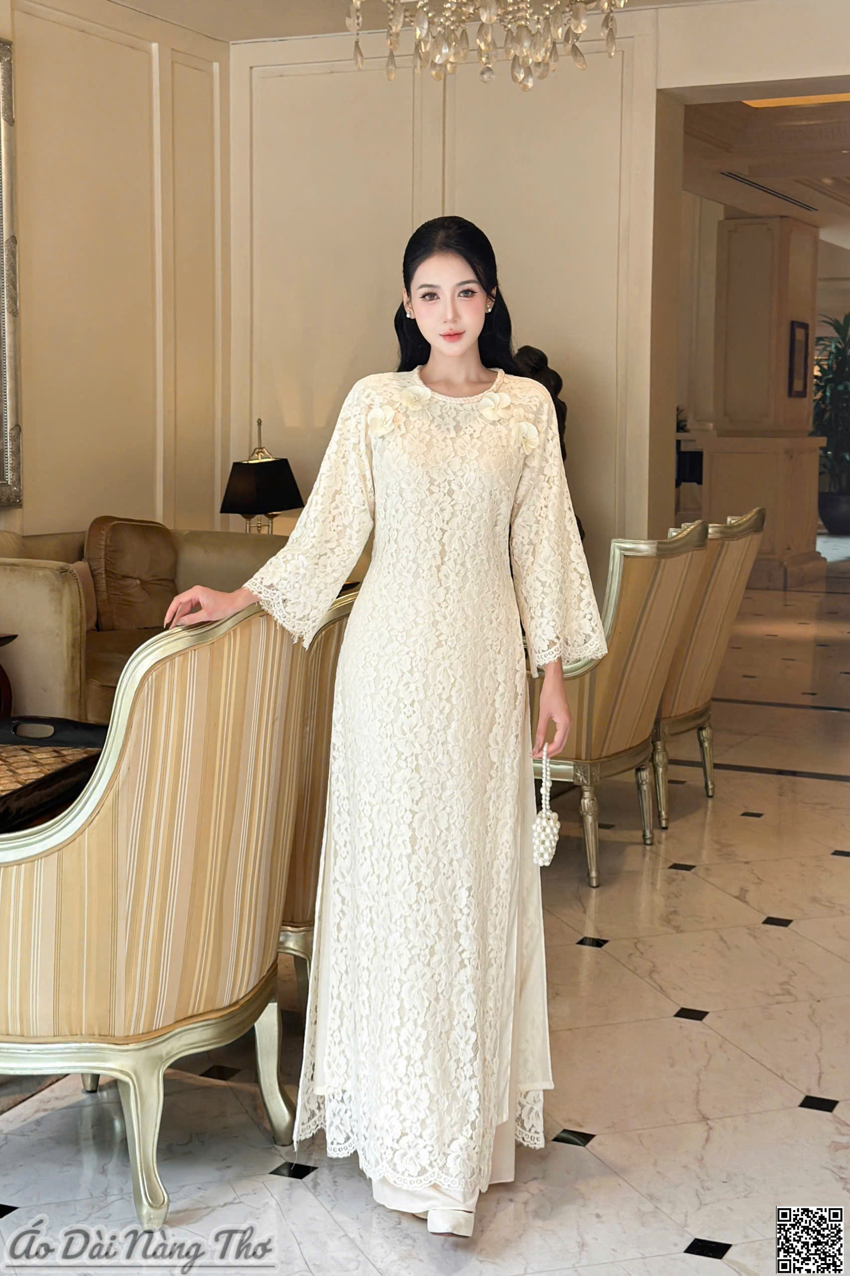 Áo Dài Cách Tân Ren Kem Tay Loe Dáng Suông