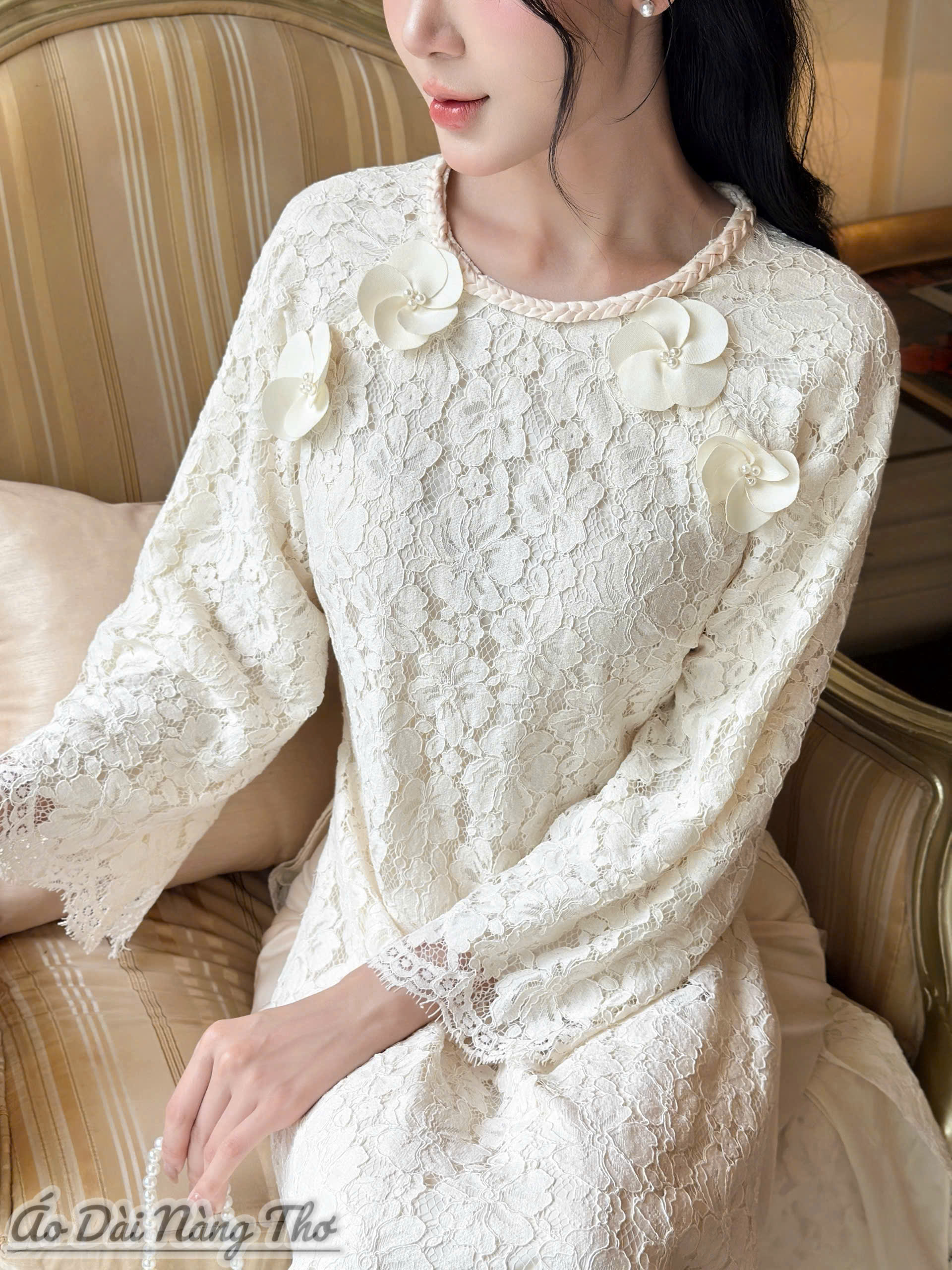 Áo Dài Cách Tân Ren Kem Tay Loe Dáng Suông