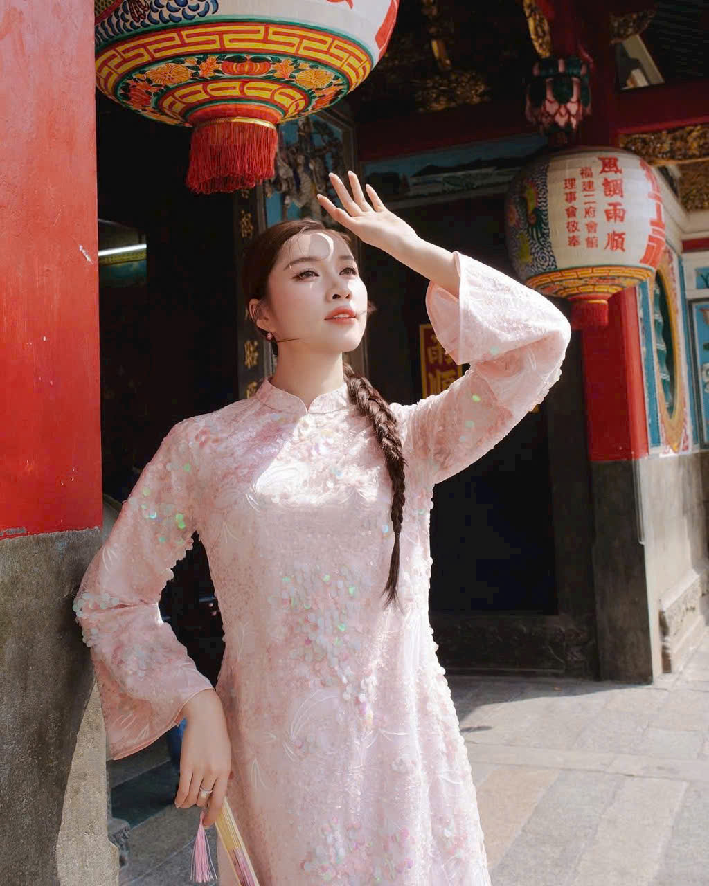 Áo Dài Cách Tân Hồng Kim Sa Ta Loe Xinh Xắn