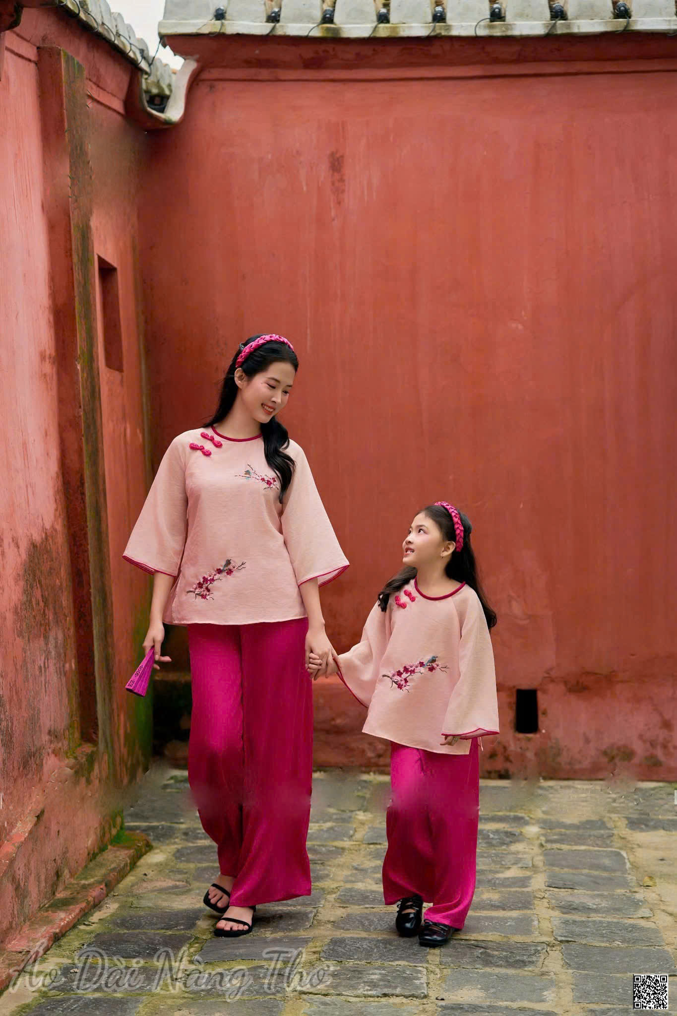 Pháp Phục Lụa Hồng Sen Thêu Hoa Phối Nút Tàu (Không kèm áo bé)