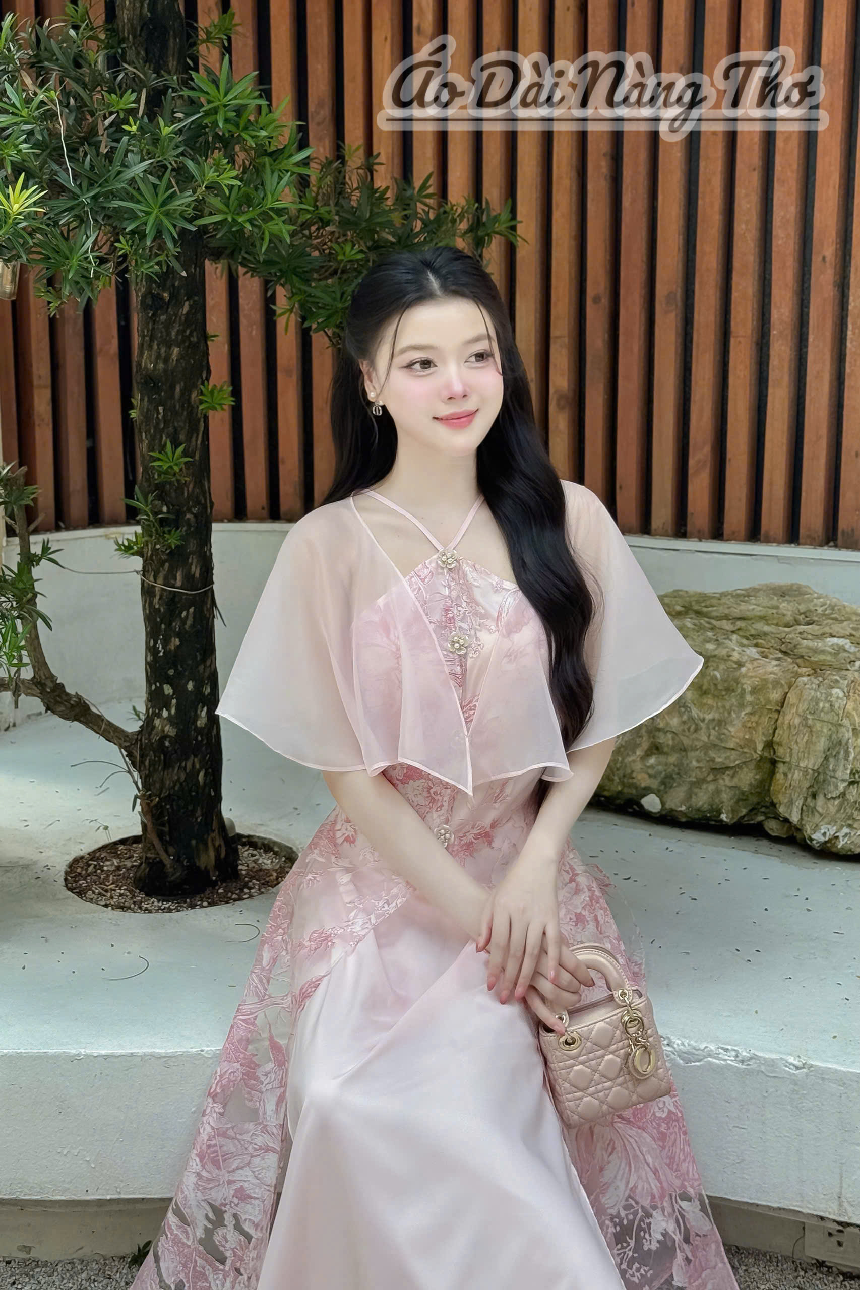 Áo Dài Cách Tân Voan Hồng Cổ Yếm