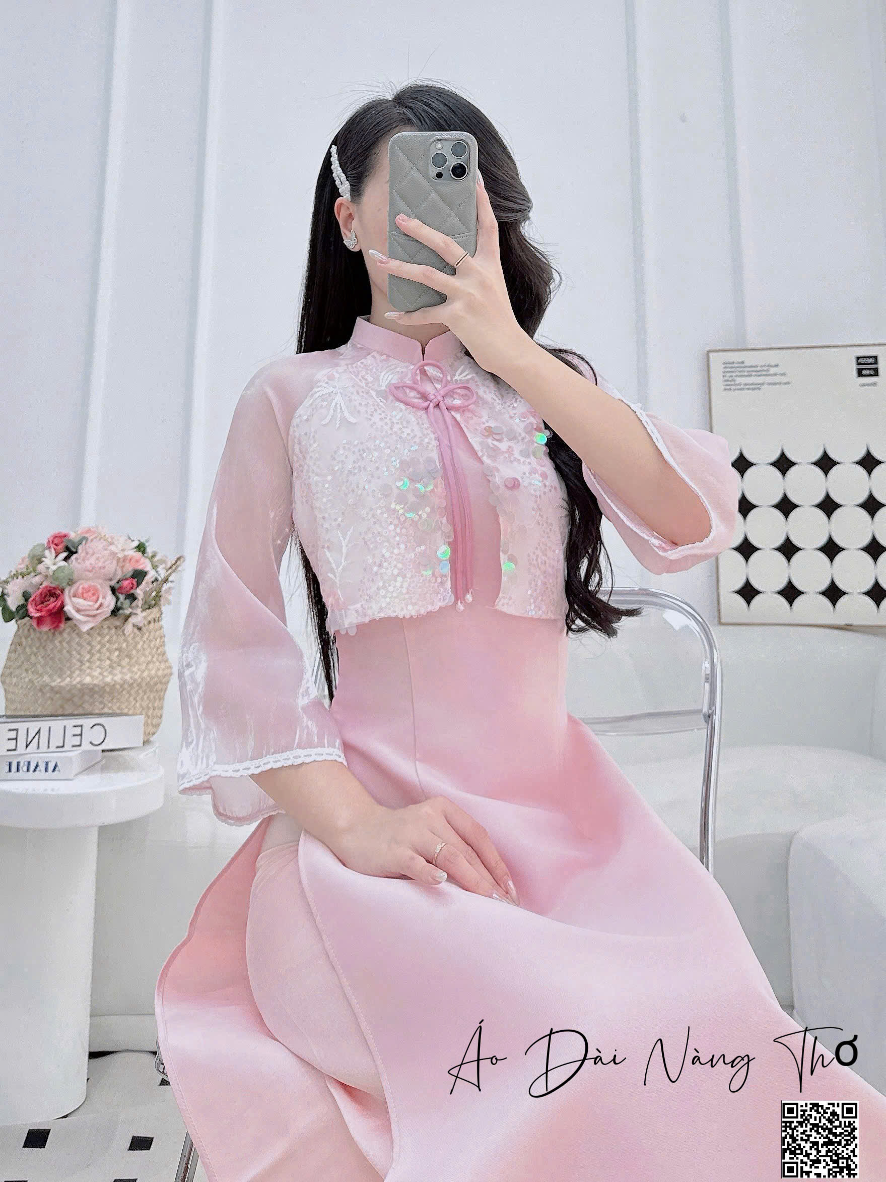 Áo Dài Cách Tân Vải Voan Khoác Giả Đính Nơ Hồng