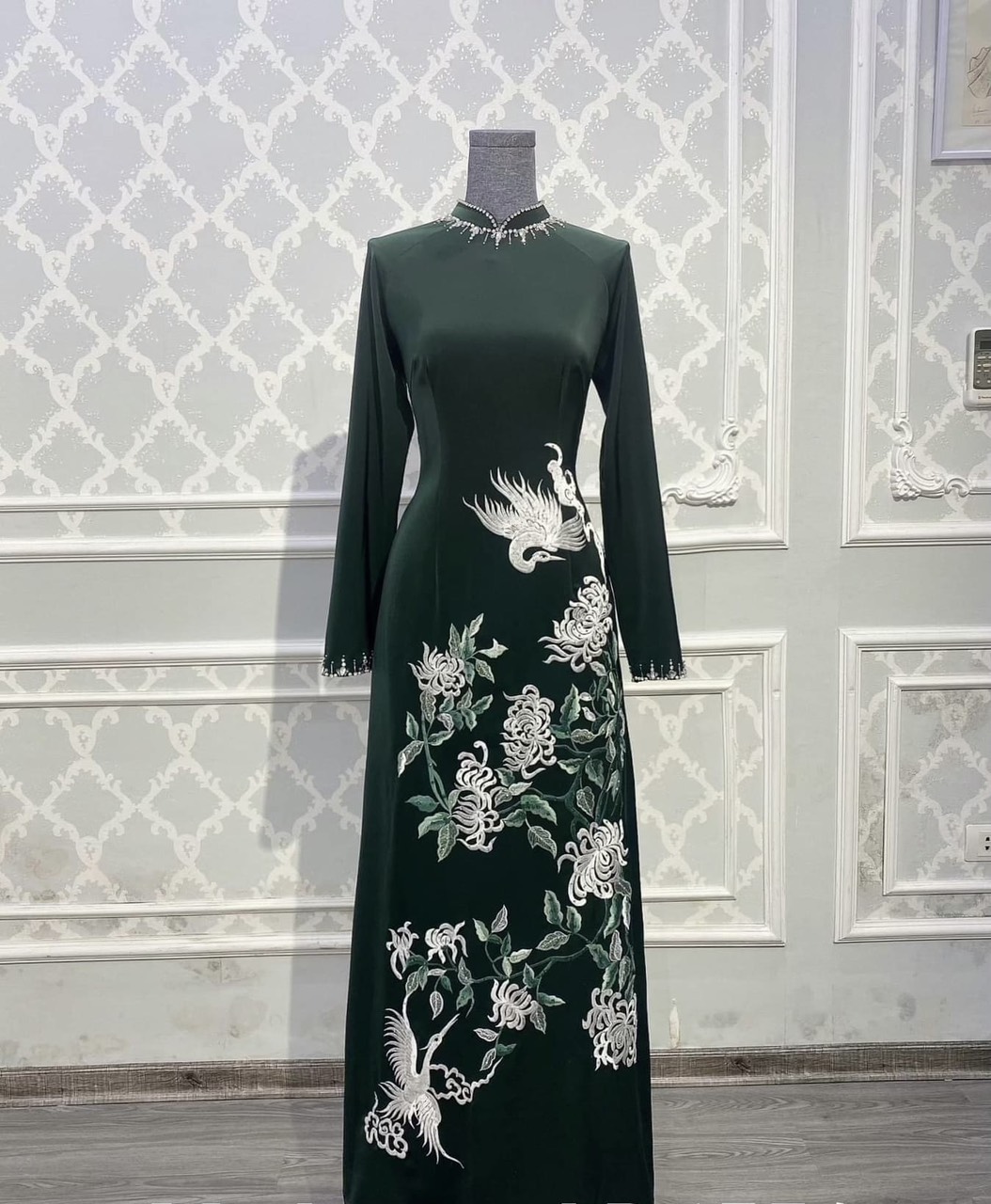 Áo Dài Bà Sui Lụa Cao Cấp Họa Tiết Chim Hạc Phối Cúc Đại Đóa
