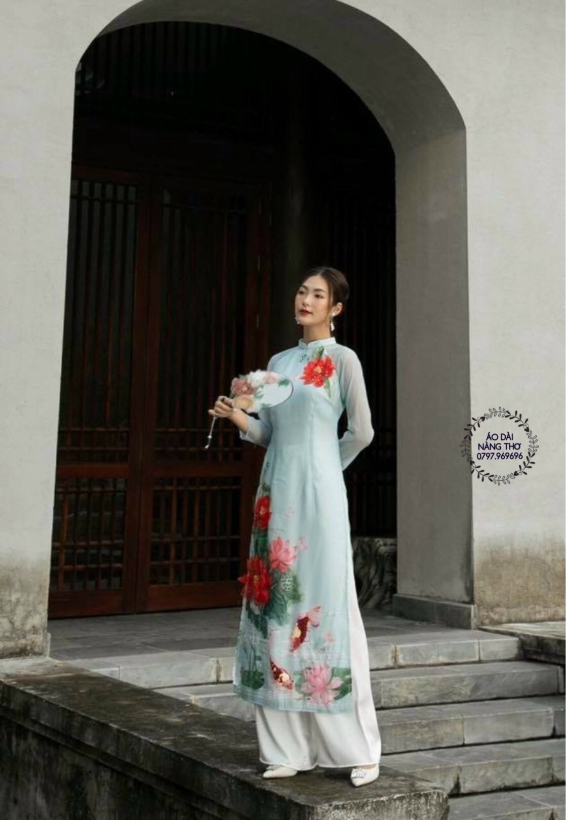 Áo Dài Cách Tân Lửng Xanh Tơ Kết Hạt
