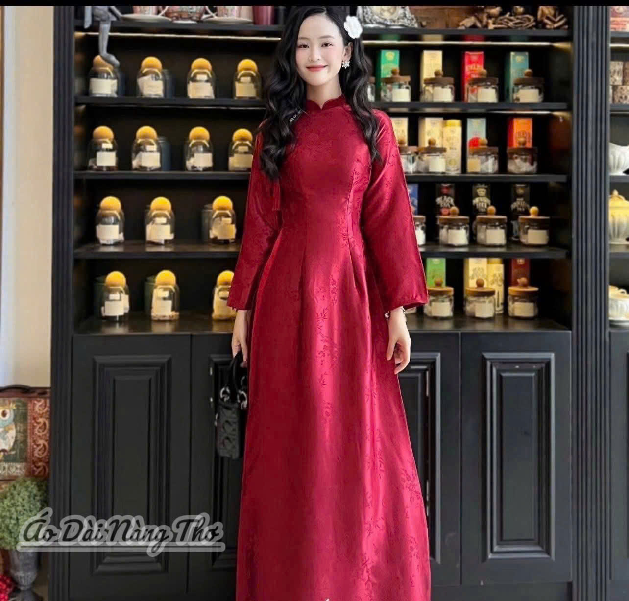 Áo Dài Truyền Thống Gấm Đỏ Tay Loe Kèm Dây Tua