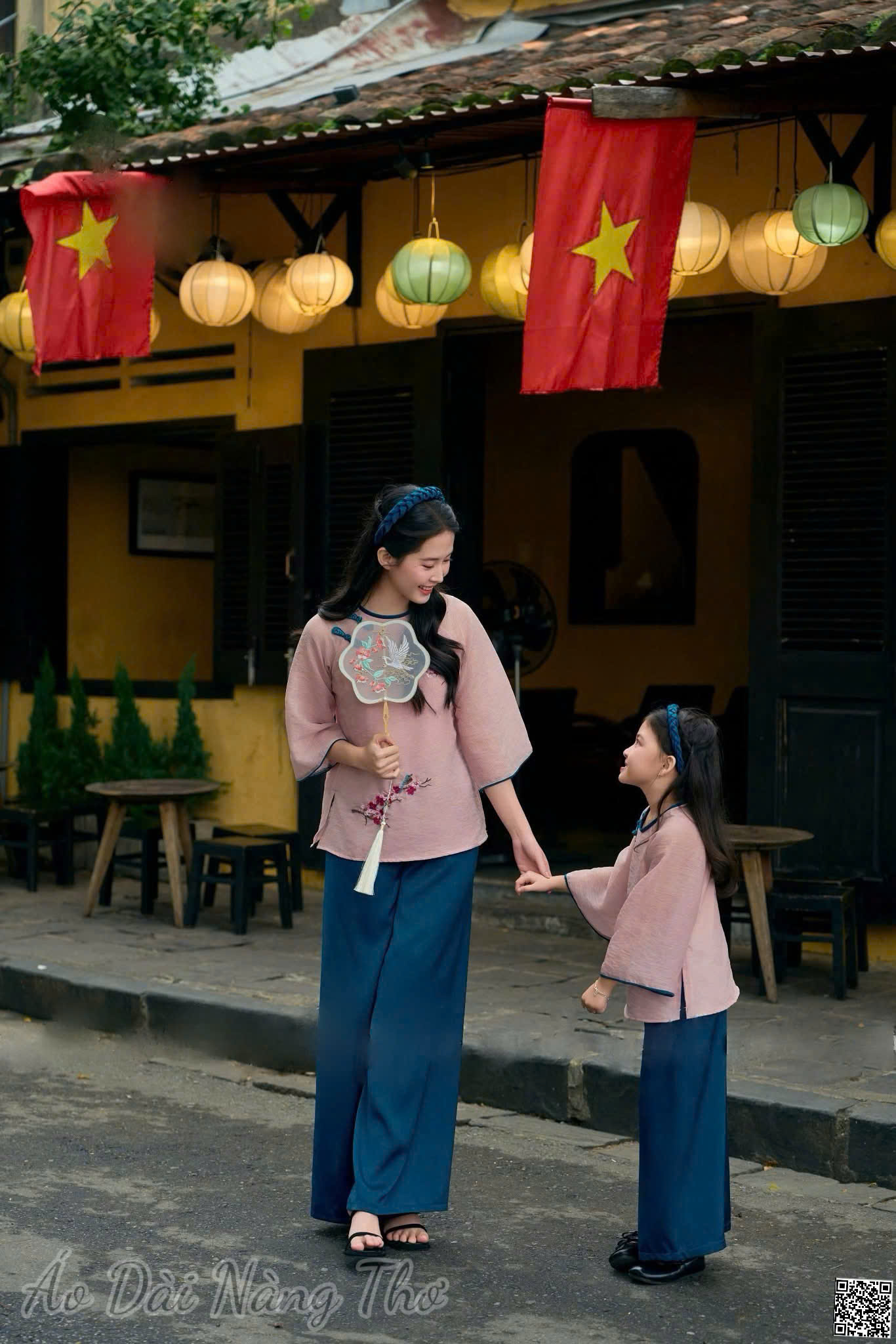 Pháp Phục Lụa Hồng Xanh Thêu hoa Phối Nút Tàu (Không kèm áo bé)