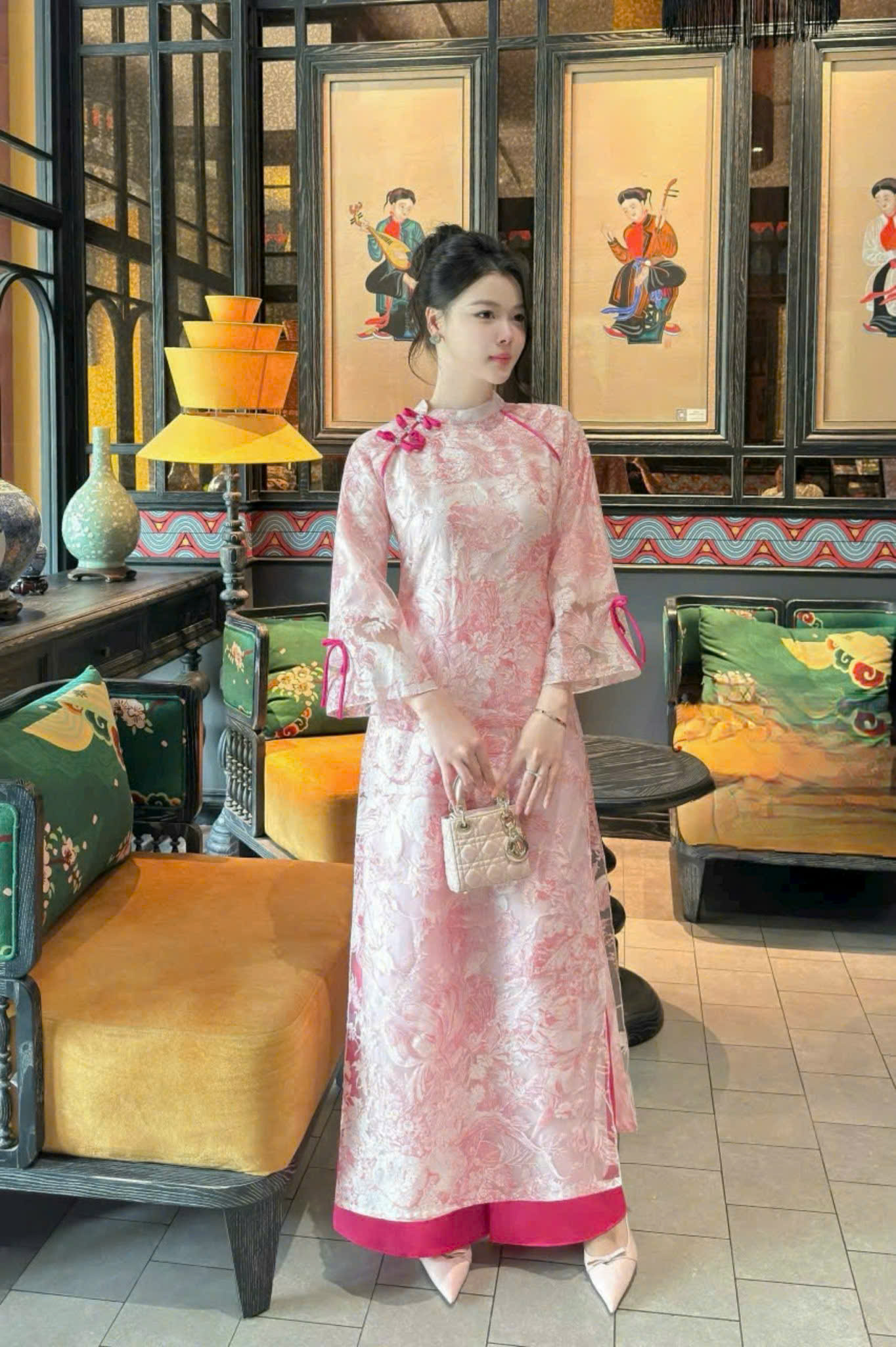 Áo Dài Cách Tân Voan Hoa Phối Nơ Xinh Xắn