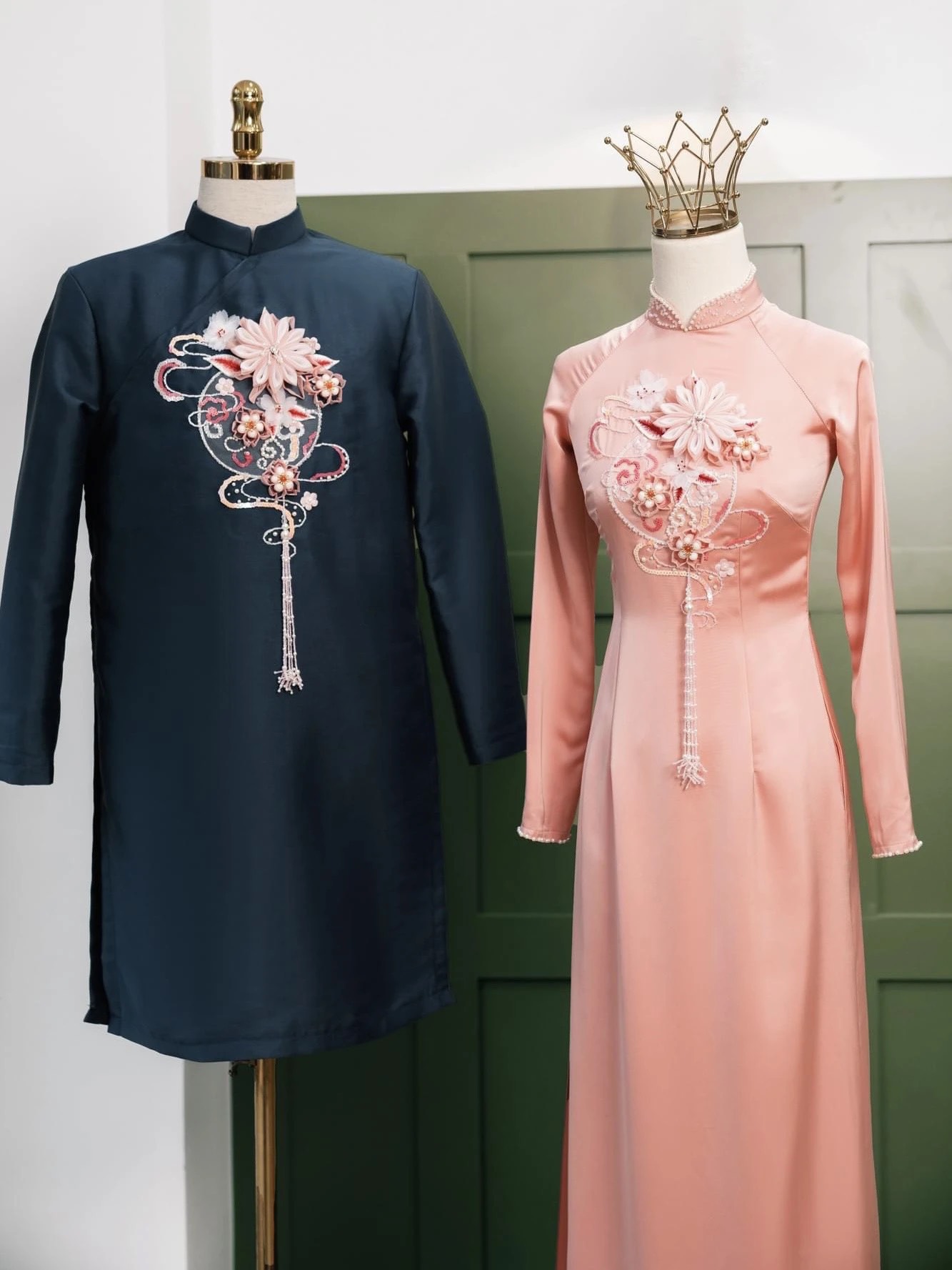 Áo Dài Cưới Cặp Đôi Đính Kết Trẻ Trung Hiện Đại