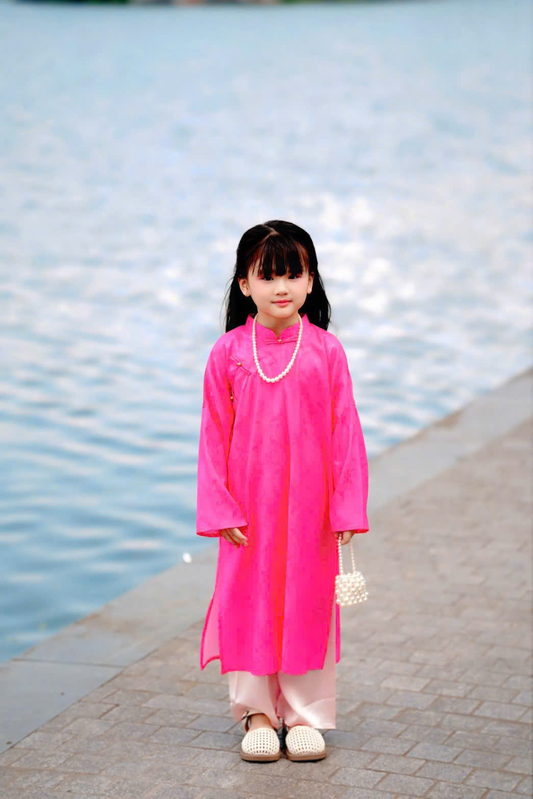 Áo Dài Bé Gái Lụa Gấm Hồng Sen Đáng Yêu