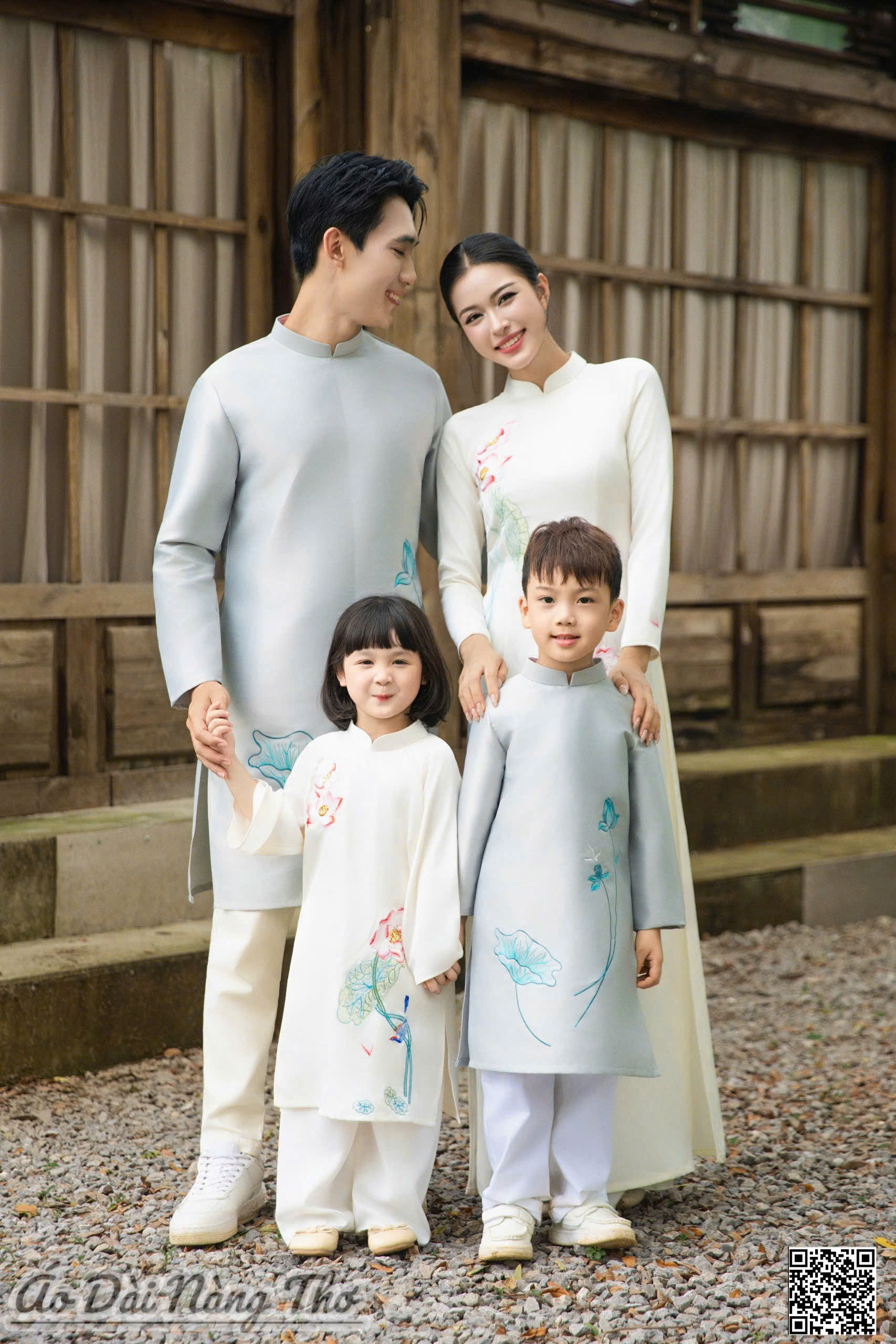 Áo Dài Cách Tân Gia Đình Trắng Thêu Phối Xám