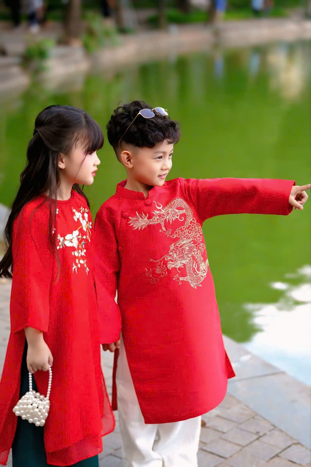 Áo Dài Bé Trai/Bé Gái Đỏ Họa Tiết Thêu