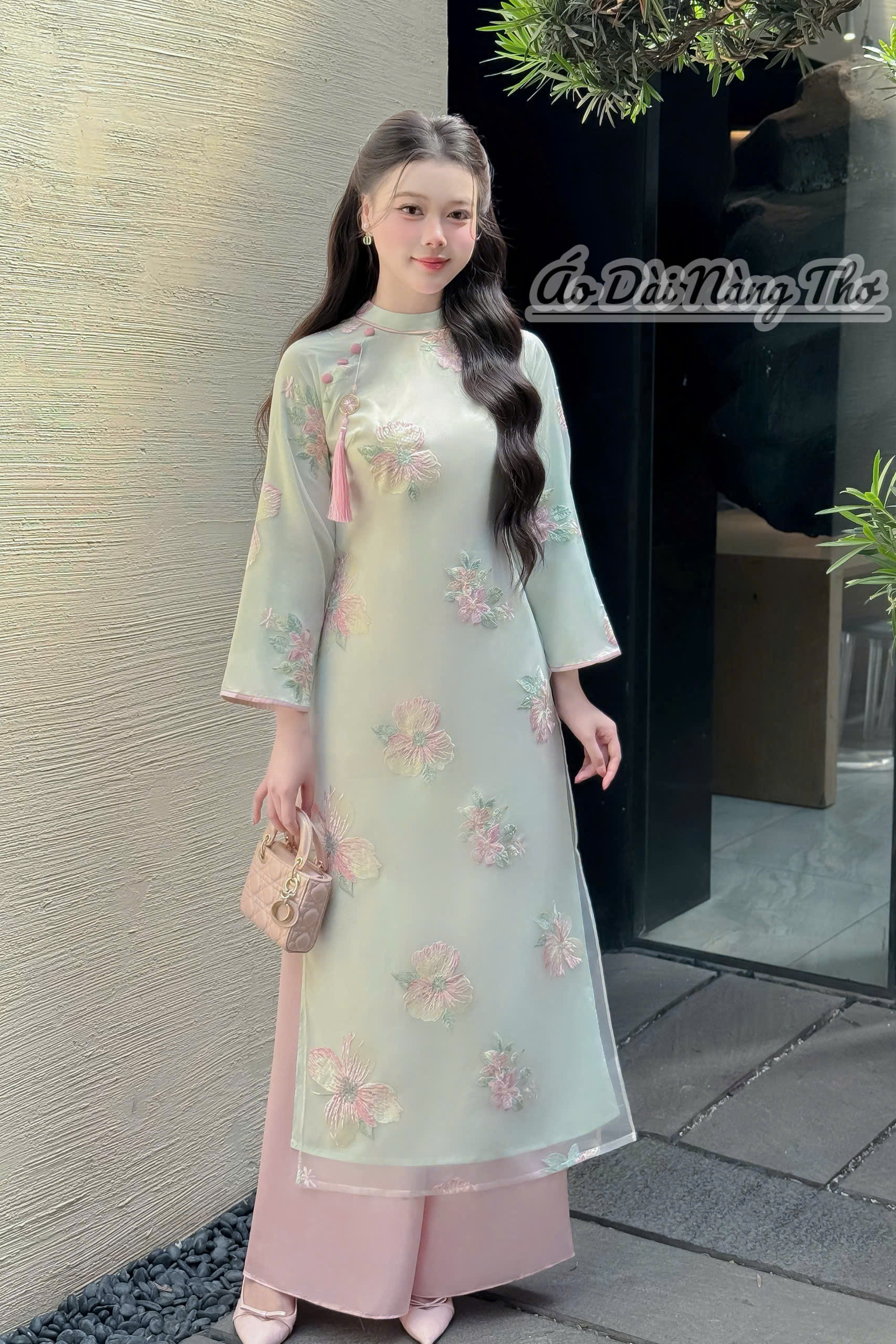 Áo Dài Cách Tân Voan Họa Tiết Hoa Sen Cổ Tròn