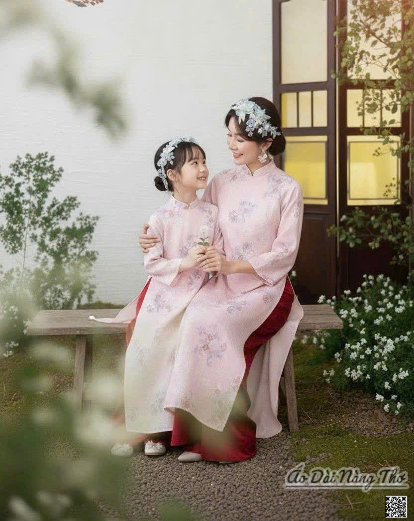 Áo Dài Mẹ Và Bé Lụa Hồng Đáng Yêu