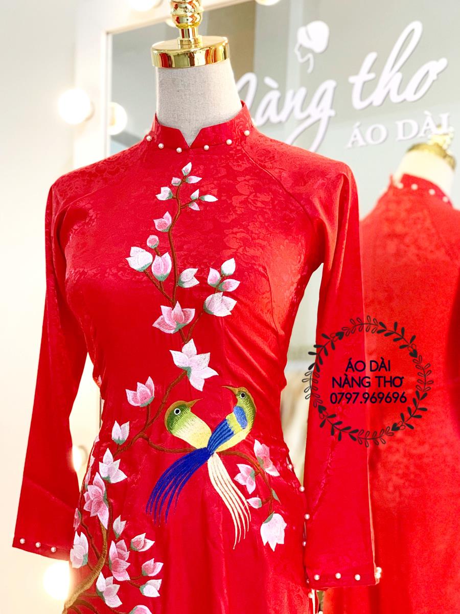Áo dài Cưới Lụa Màu Đỏ Thêu Họa Tiết Chim Hoa Lá Áo Dài Cưới Lụa Màu Đỏ Thêu Họa Tiết Chim Hoa Lá