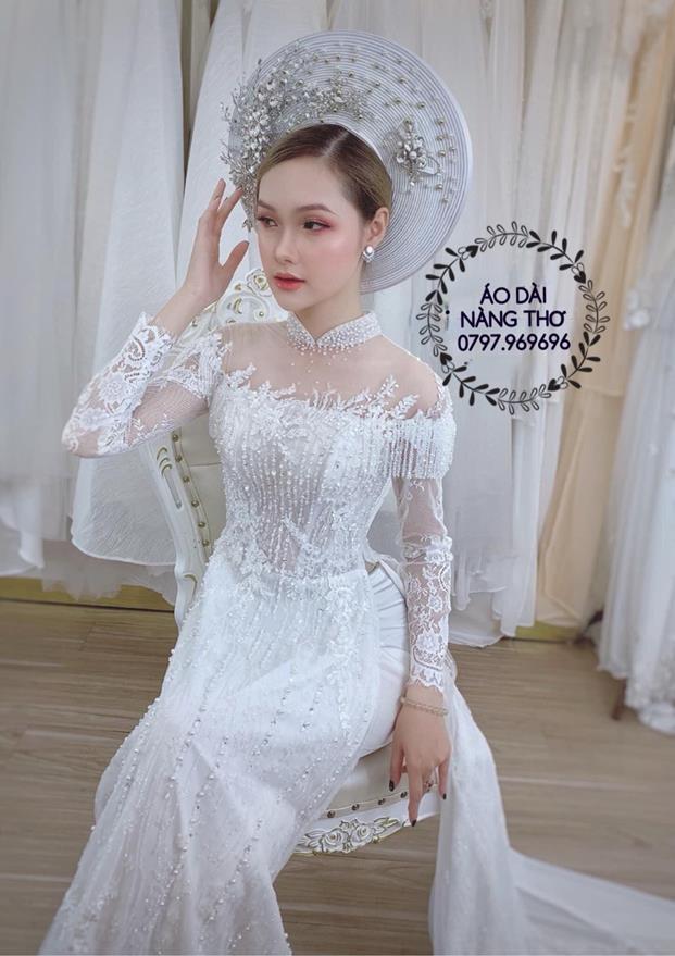 Áo cưới màu trắng tùng xòe tự nhiên AC336