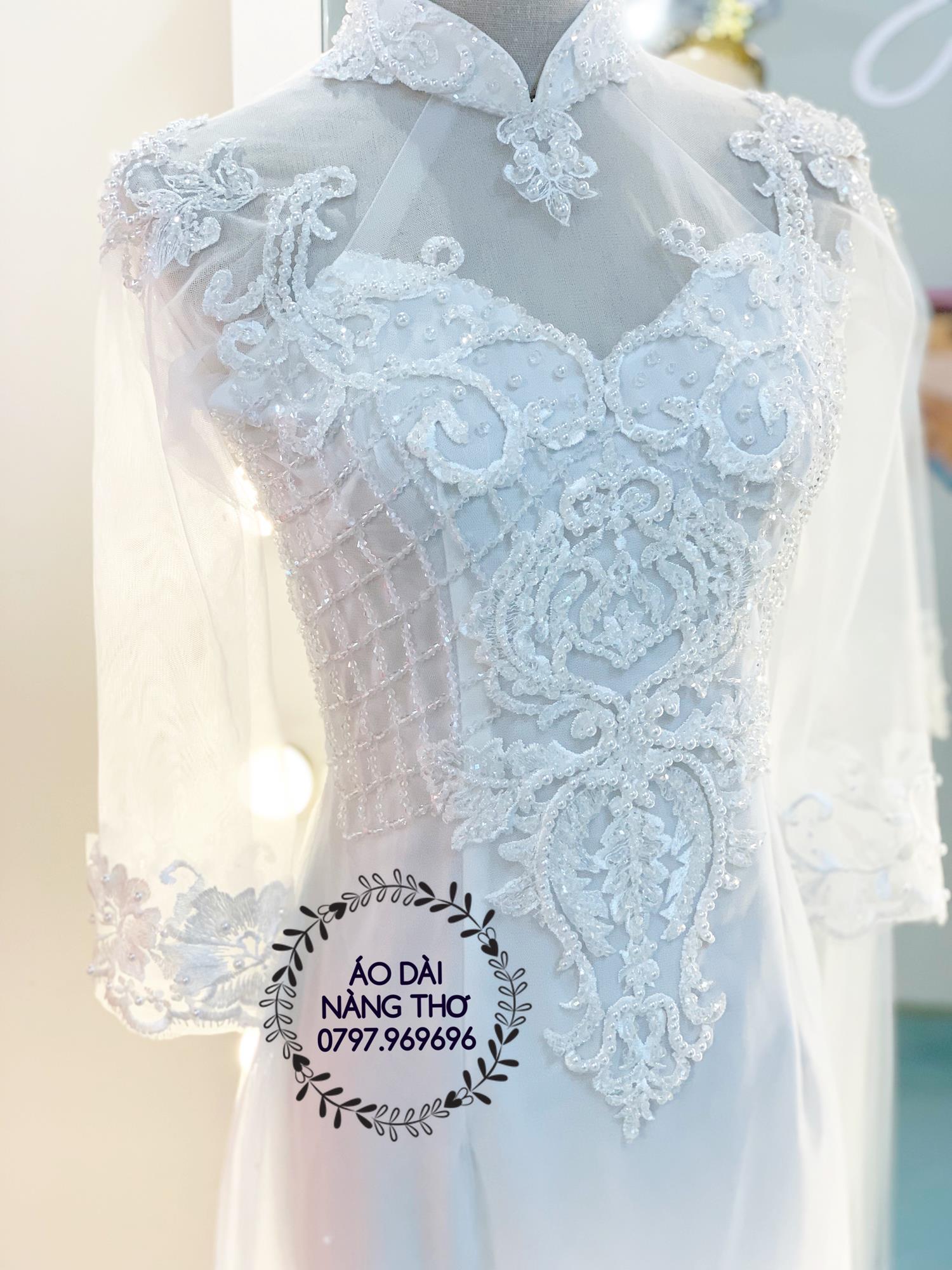 Áo dài cưới cô dâu ren trắng đính hạt