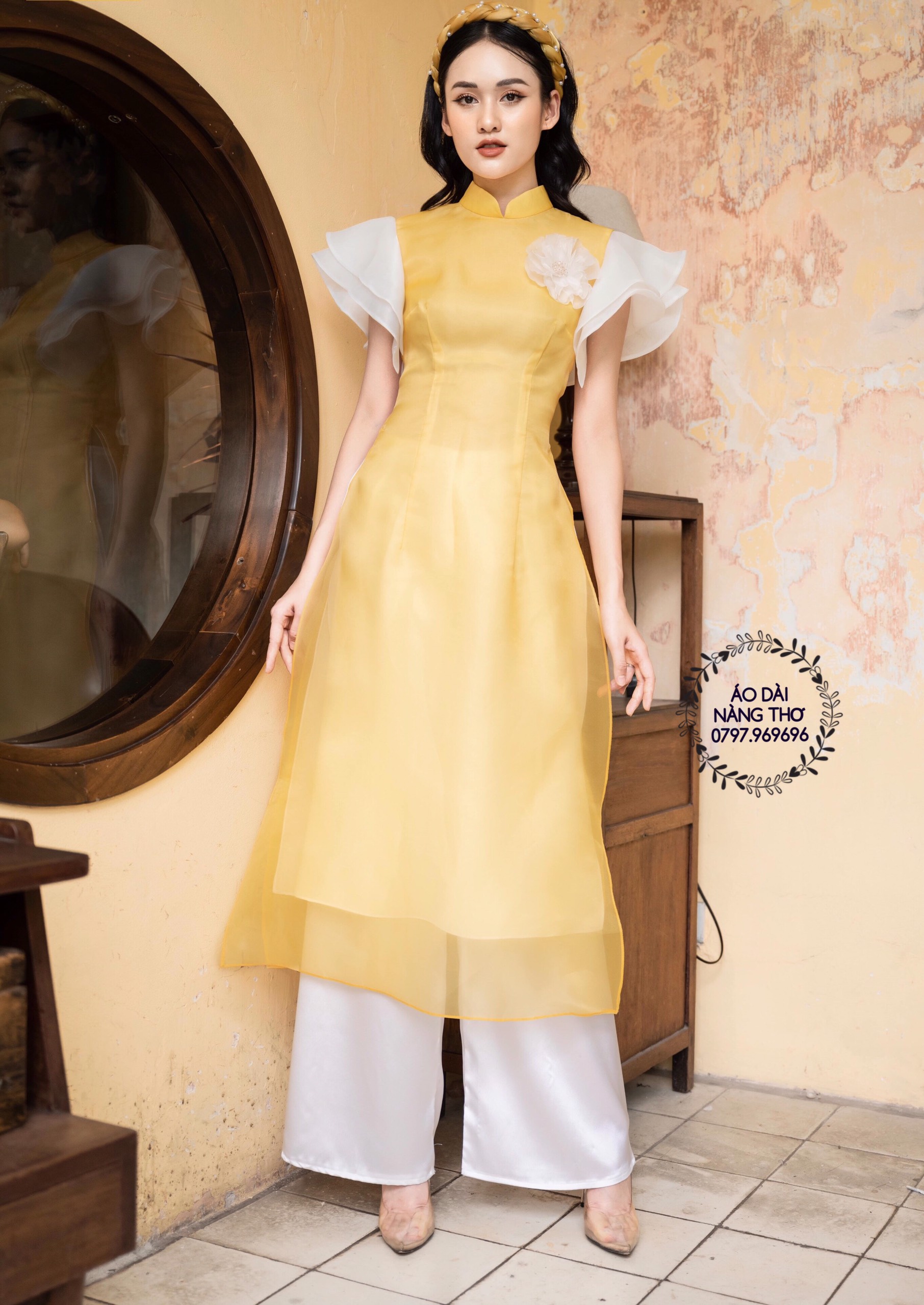 Hoa hậu Mỹ Linh: 'Mặc với váy đụp xin đừng gọi Áo dài' - Tuổi Trẻ Online