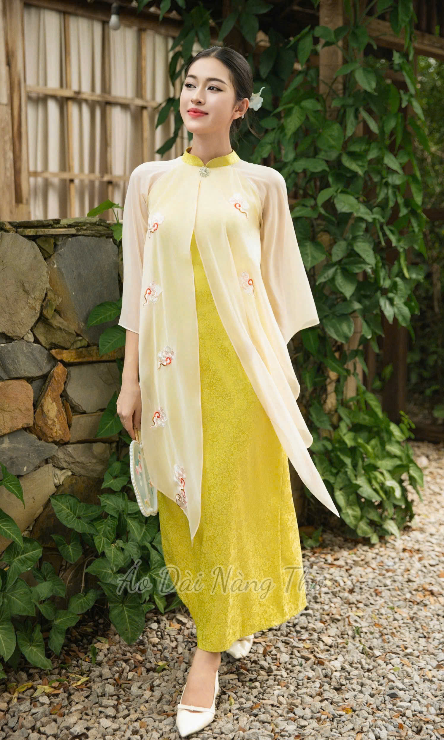 Áo Dài Bé Gái Lụa Xẻ Tà Tân Thời