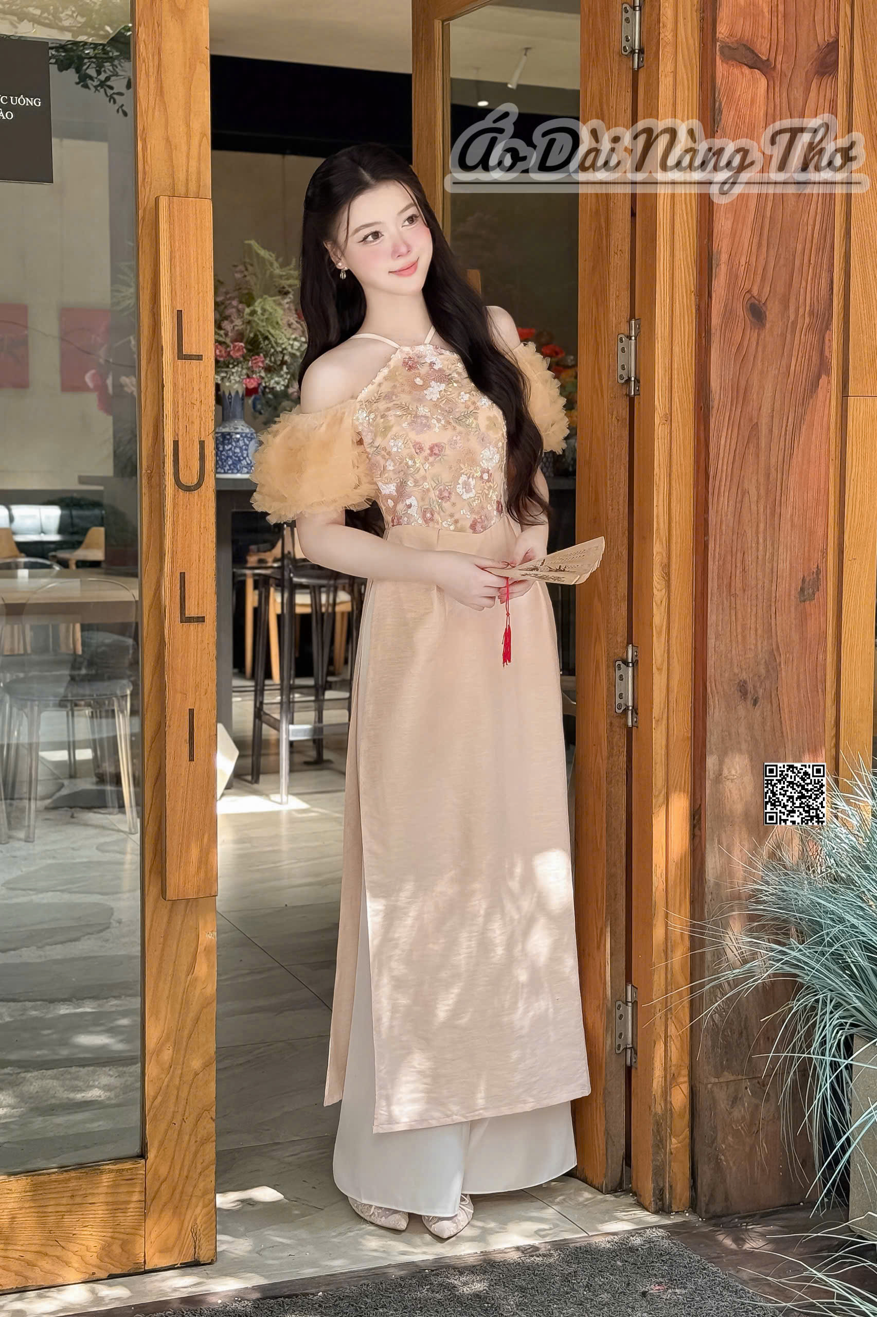 Áo Dài Cách Tân Màu Da Cổ Yếm Phối Tay Phồng