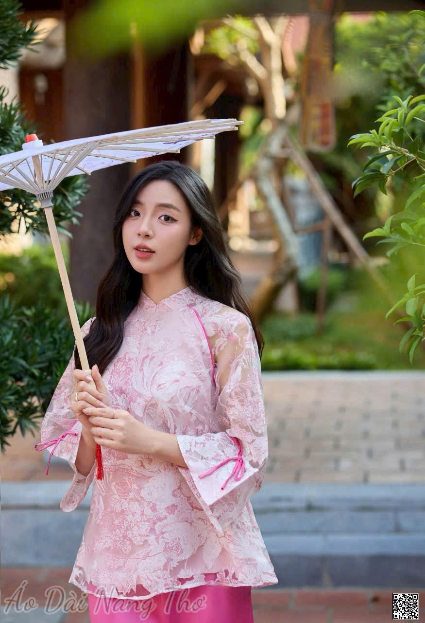 Pháp Phục Voan Hồng Phối Quần Ống Suông Xinh Yêu