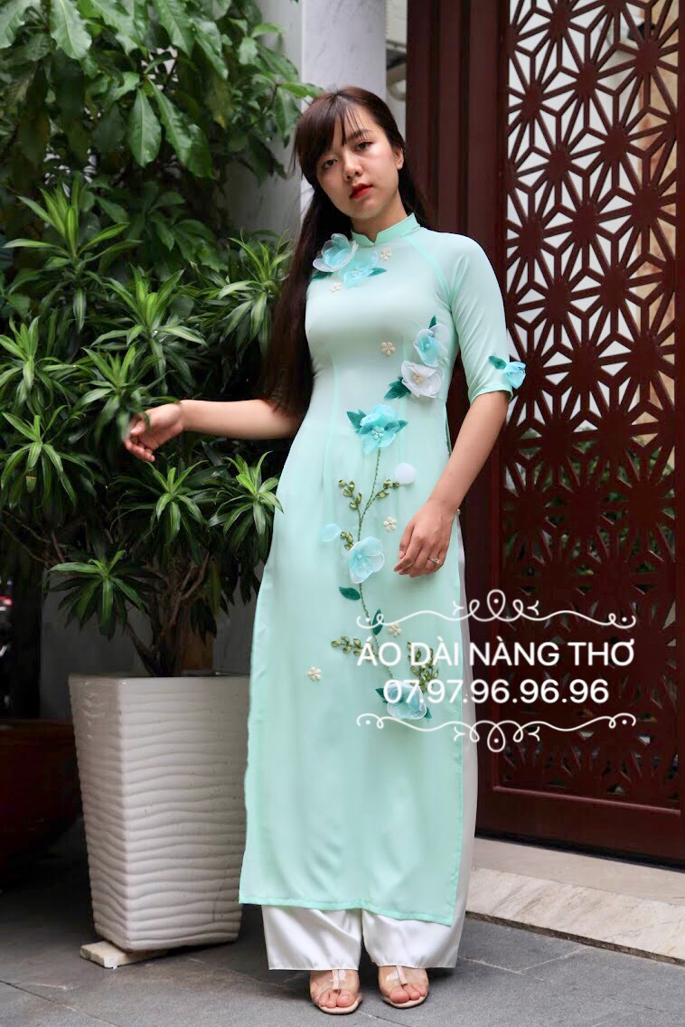 Áo dài truyền thống trẻ