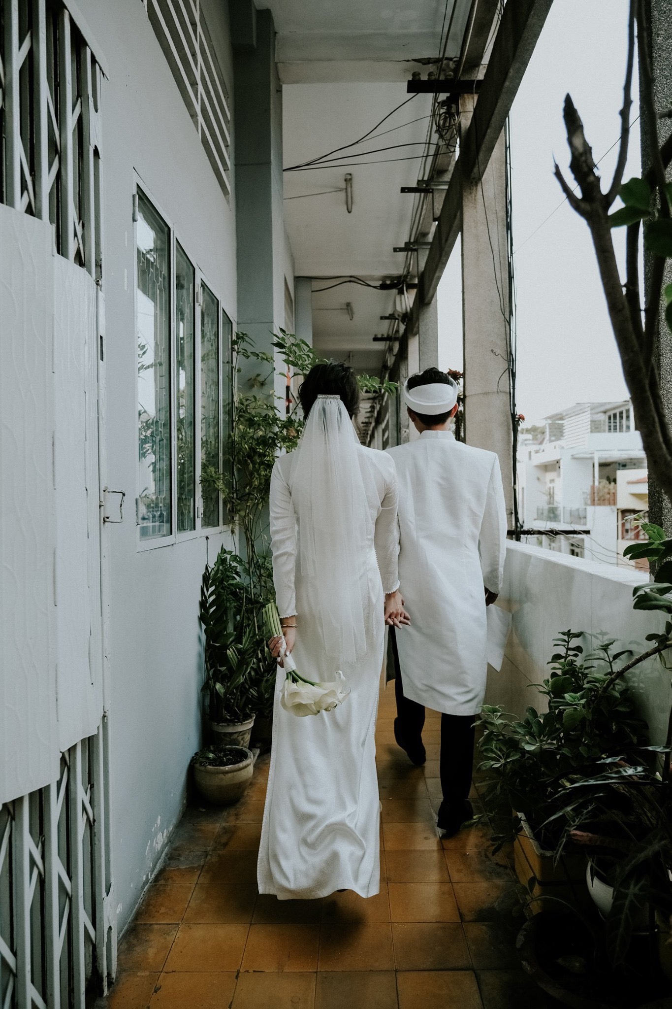 ÁO DÀI CƯỚI MÀU TRẮNG ĐƠN GIẢN