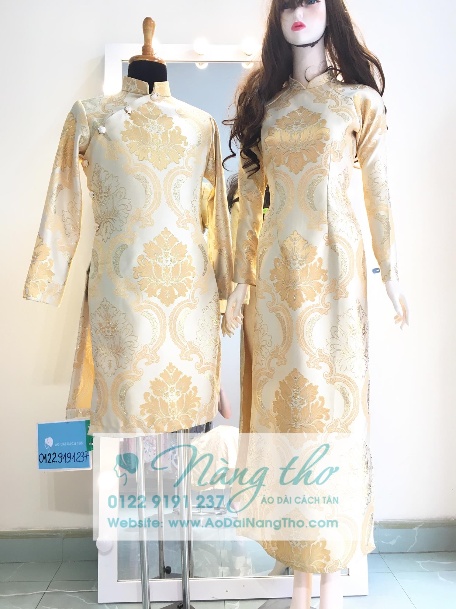 Áo dài gấm truyền thống