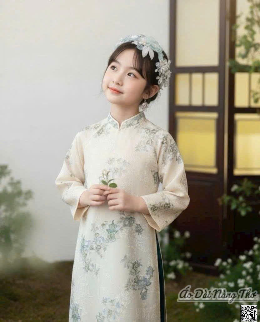 Áo Dài Mẹ Và Bé Lụa Kem Đáng Yêu