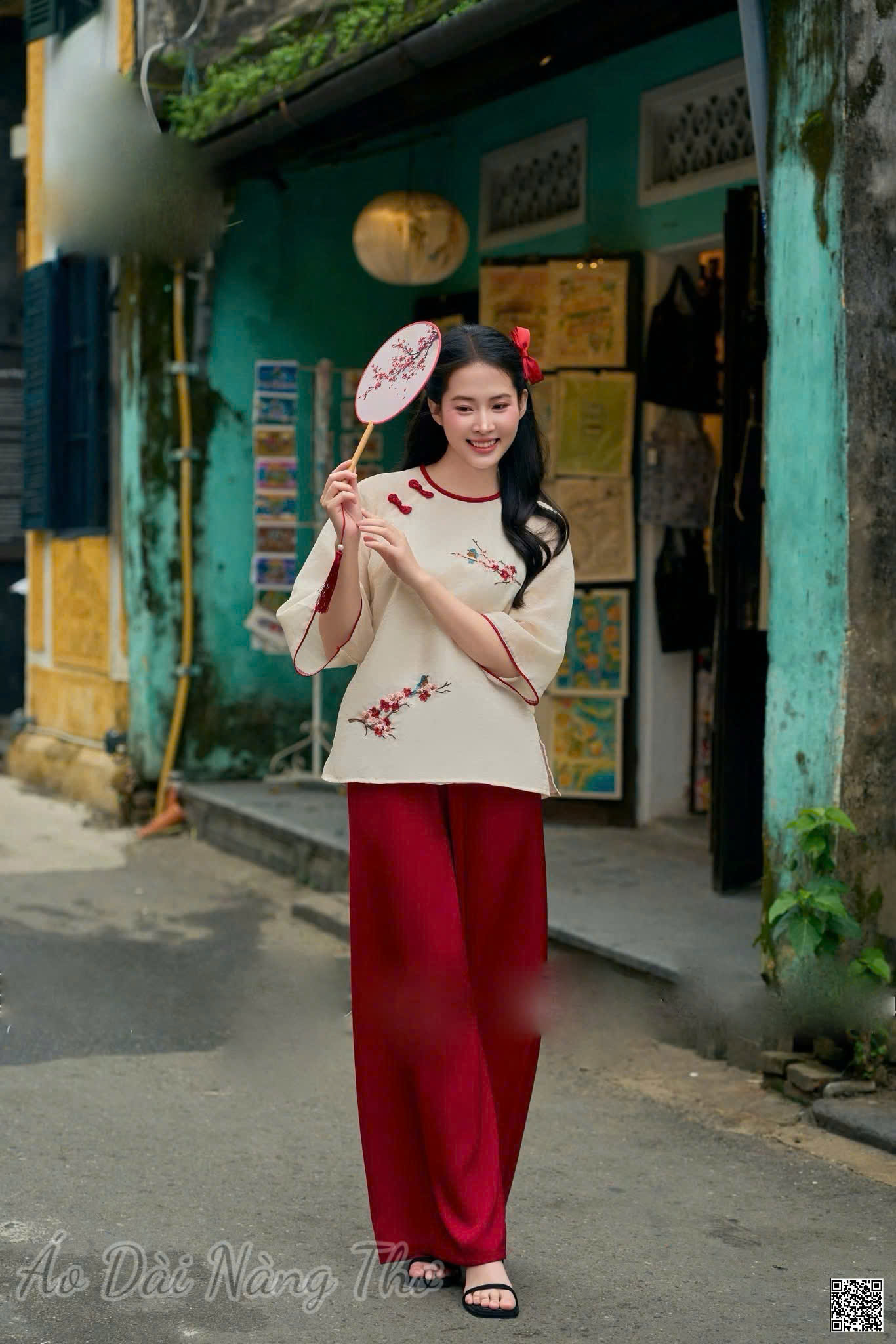 Pháp Phục Lụa Kem Đỏ Thêu hoa Phối Nút Tàu (Không kèm áo bé)